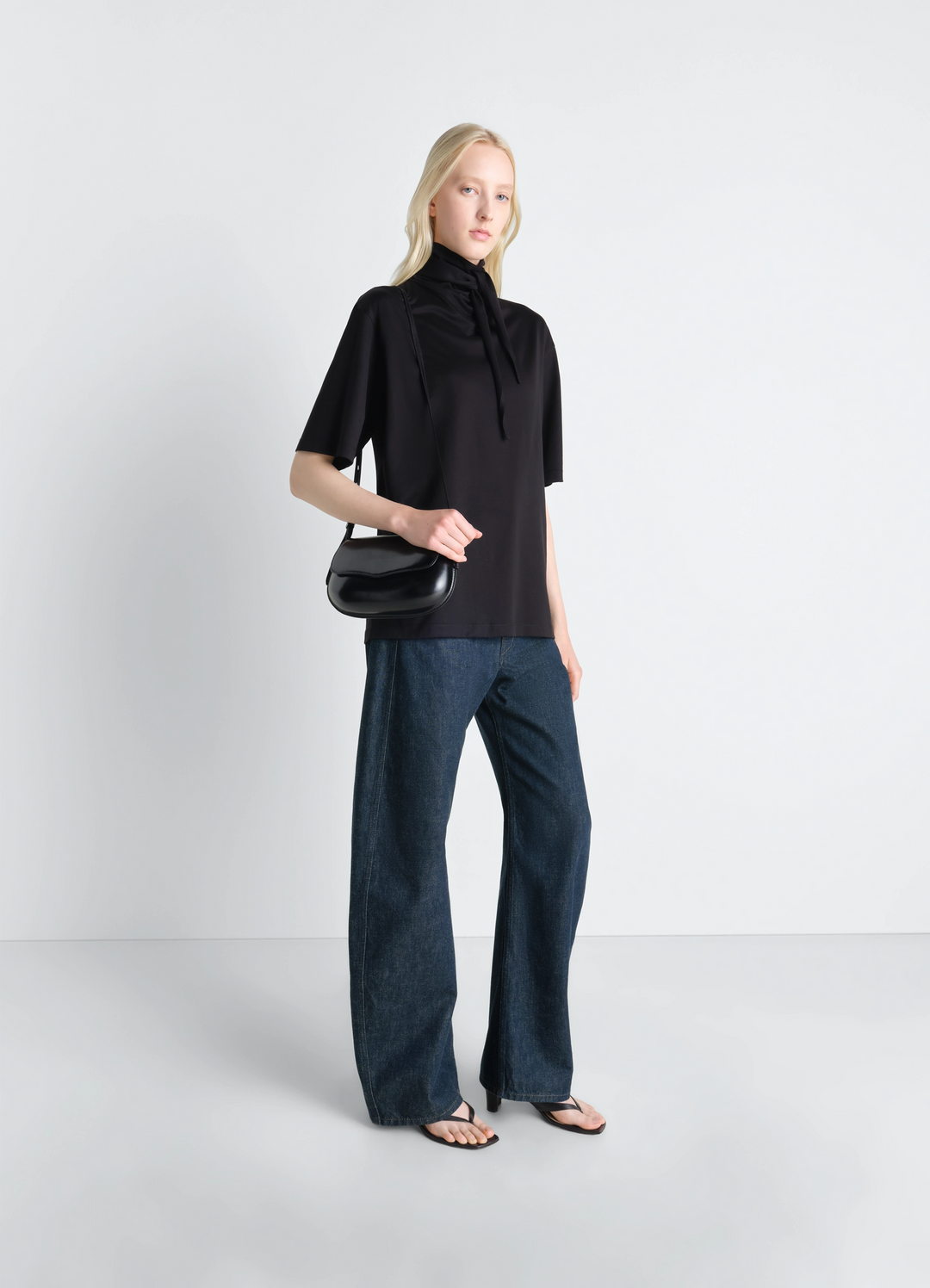 HIGH WAISTED CURVED PANTS IN DENIM - Denim Indigo - Heavy Indigo