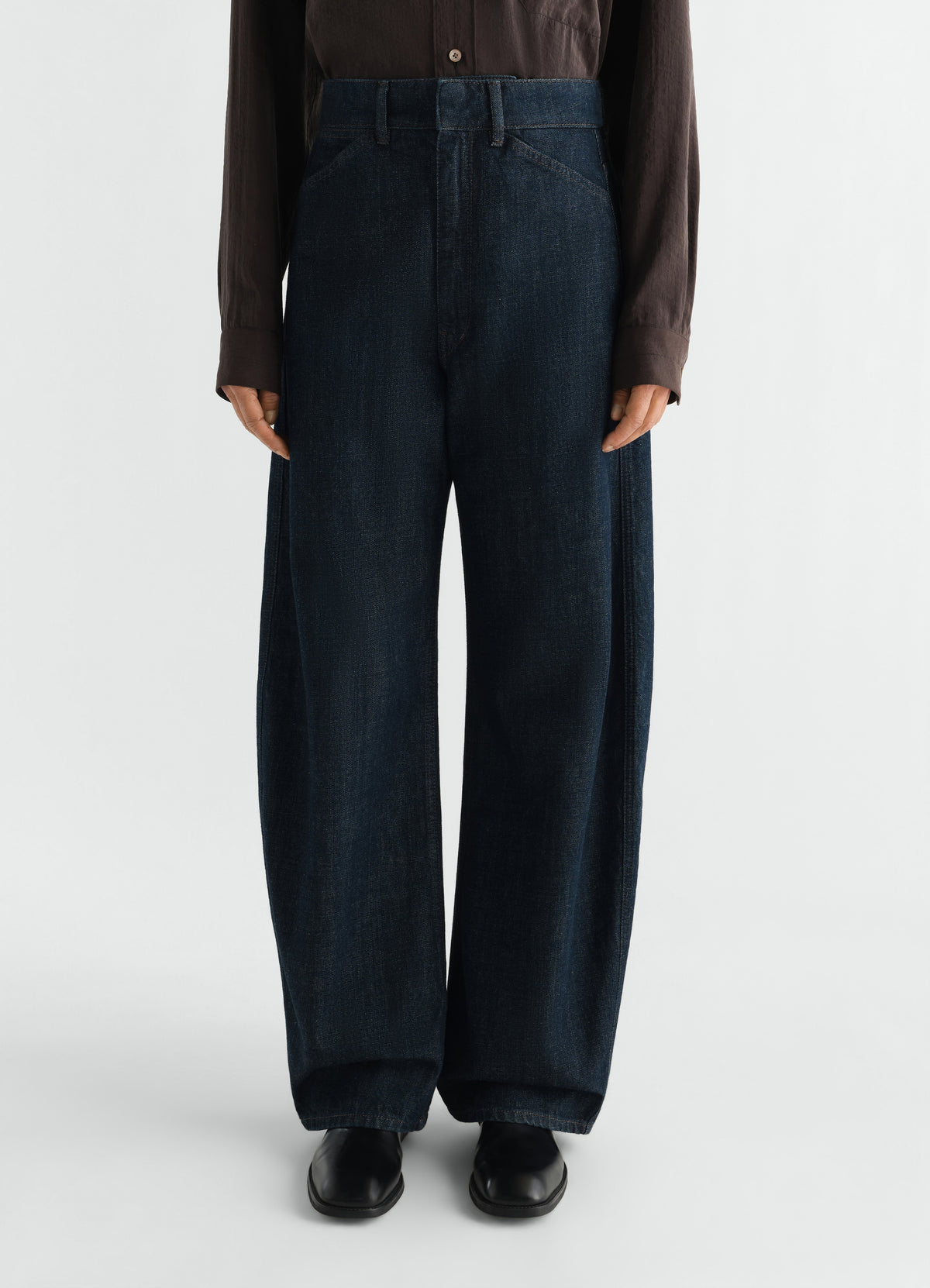 HIGH WAISTED CURVED PANTS IN DENIM - Denim Indigo - Heavy Indigo 