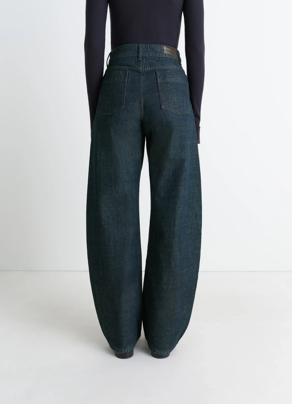 HIGH WAISTED CURVED PANTS