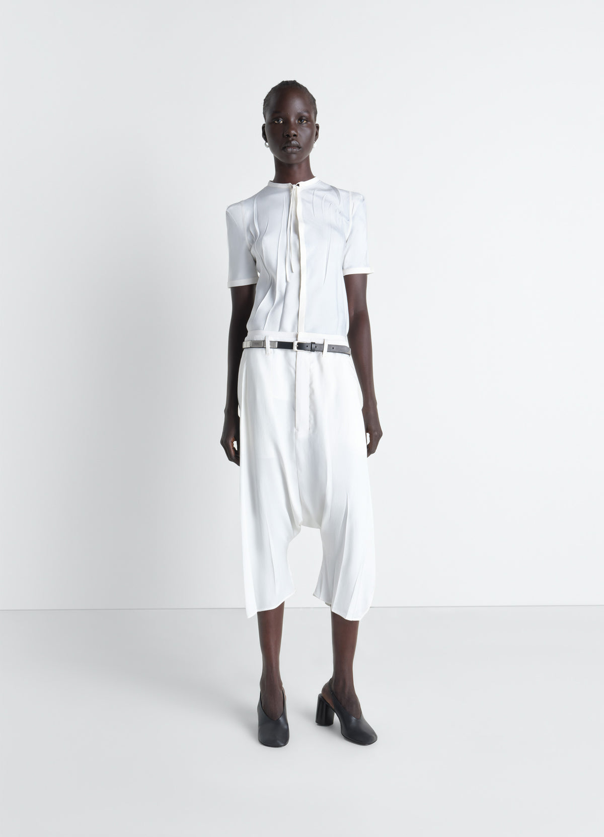 CREASED DROPPED CROTCH BERMUDAS IN POLY VISCOSE TWILL