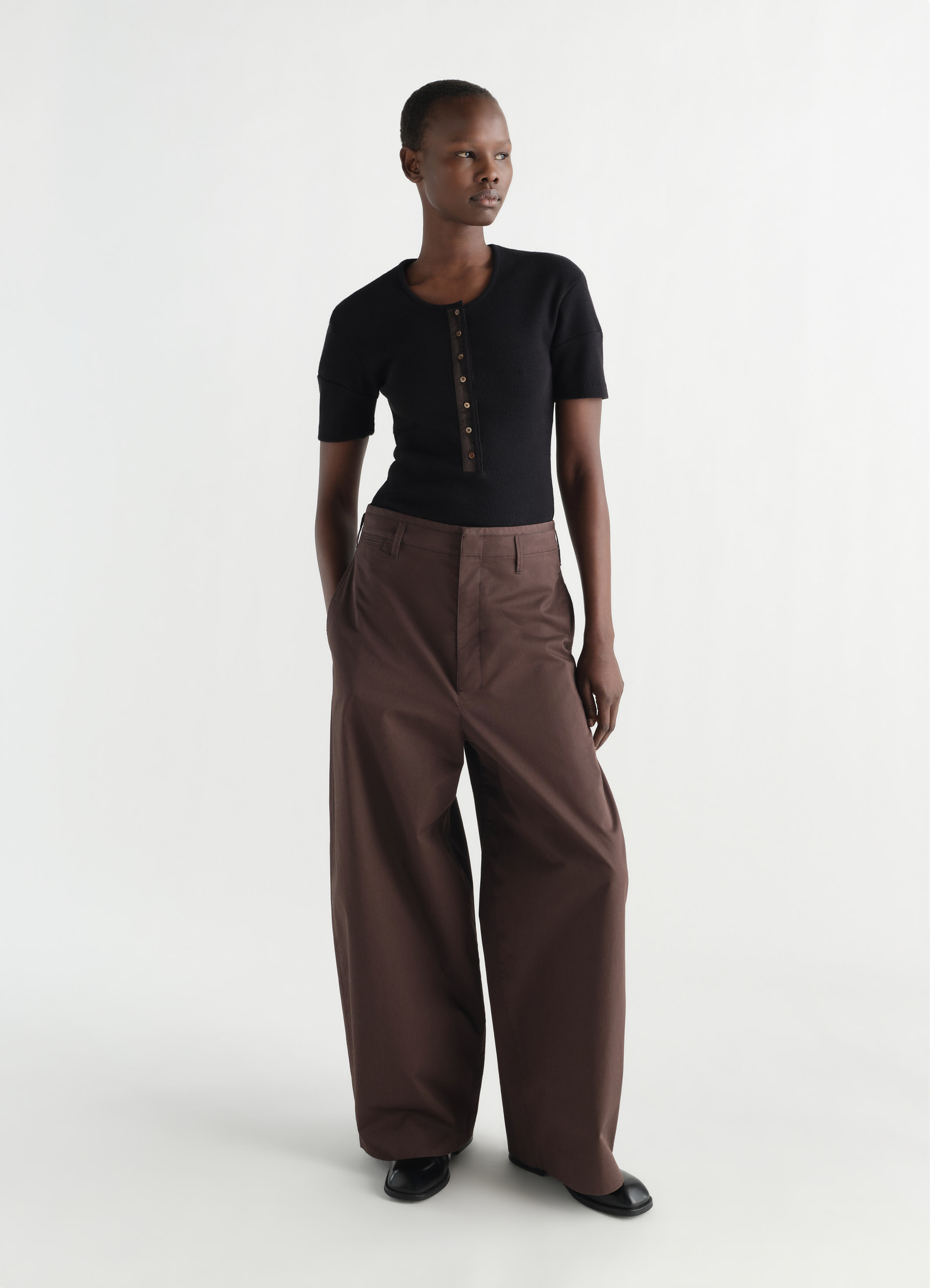 Lemaire large chino in brown cotton twill, model shot, front view oversized wide leg