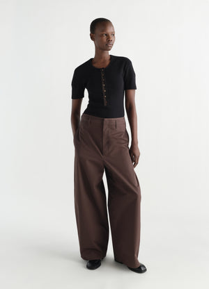 Lemaire large chino in brown cotton twill, model shot, front view oversized wide leg