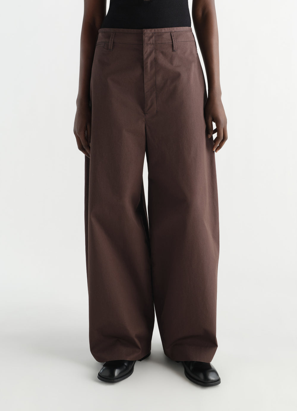 Lemaire Large Chino in Brown Cotton Twill, model shot, porte front close-up oversized wide leg view 2