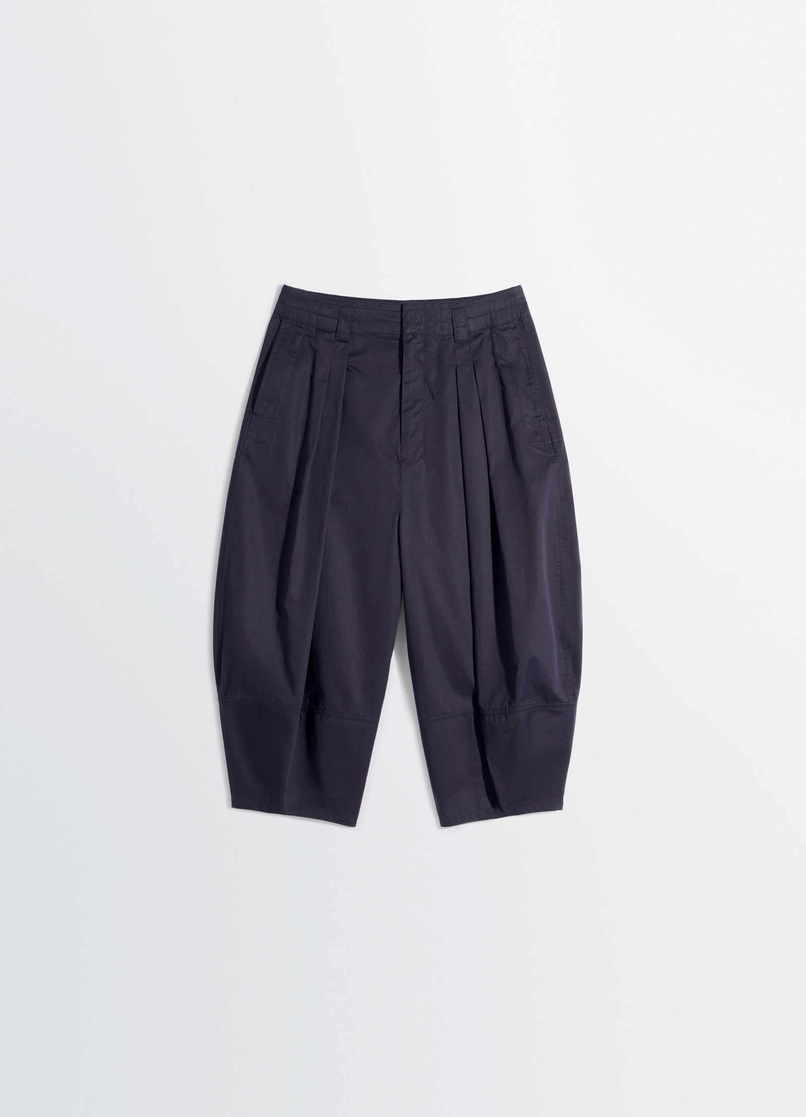 Volume bermudas in cotton satin, product shot, overhead view pleated balloon silhouette