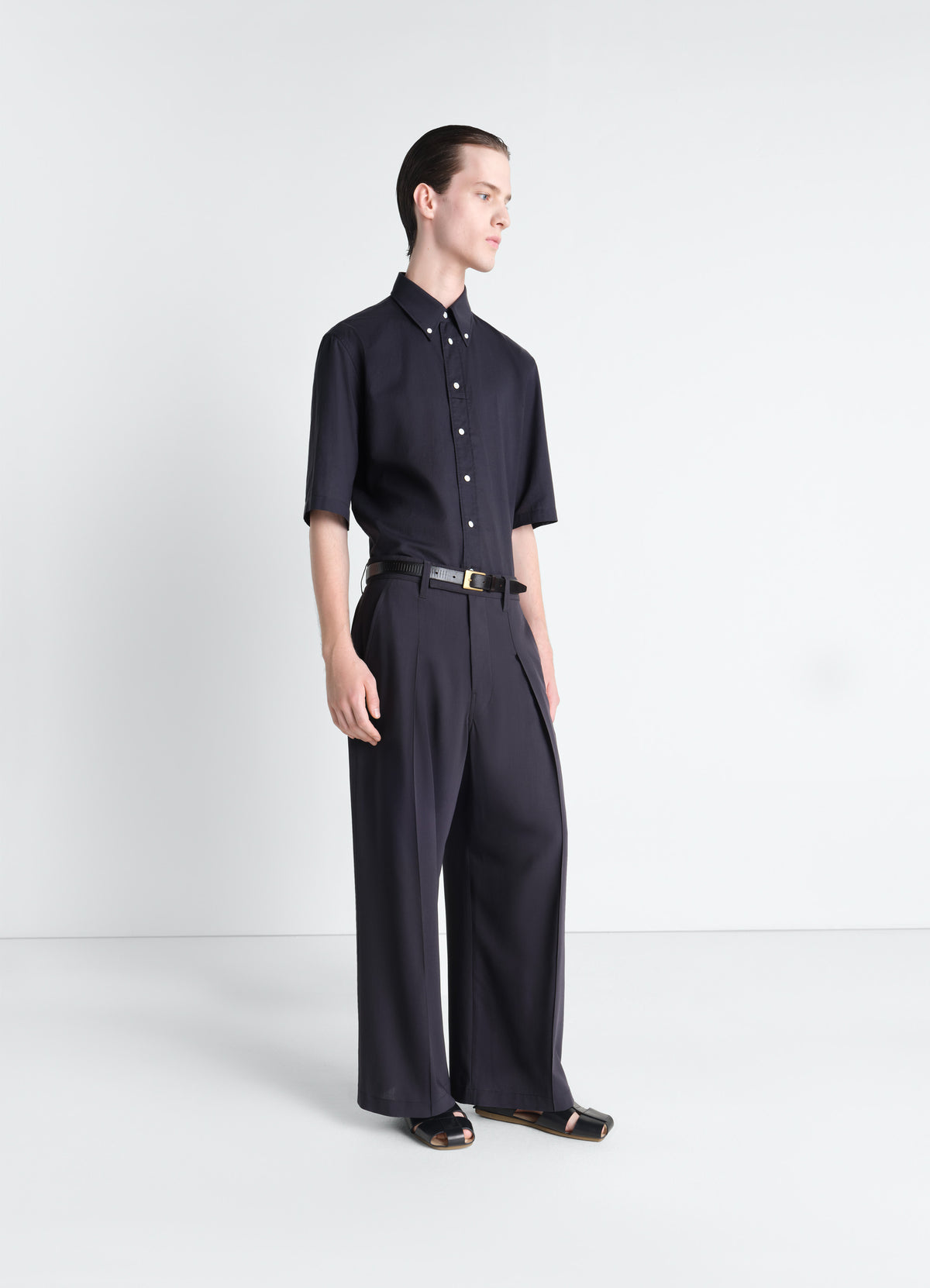 SINGLE PLEAT PANTS IN WOOL CREPE