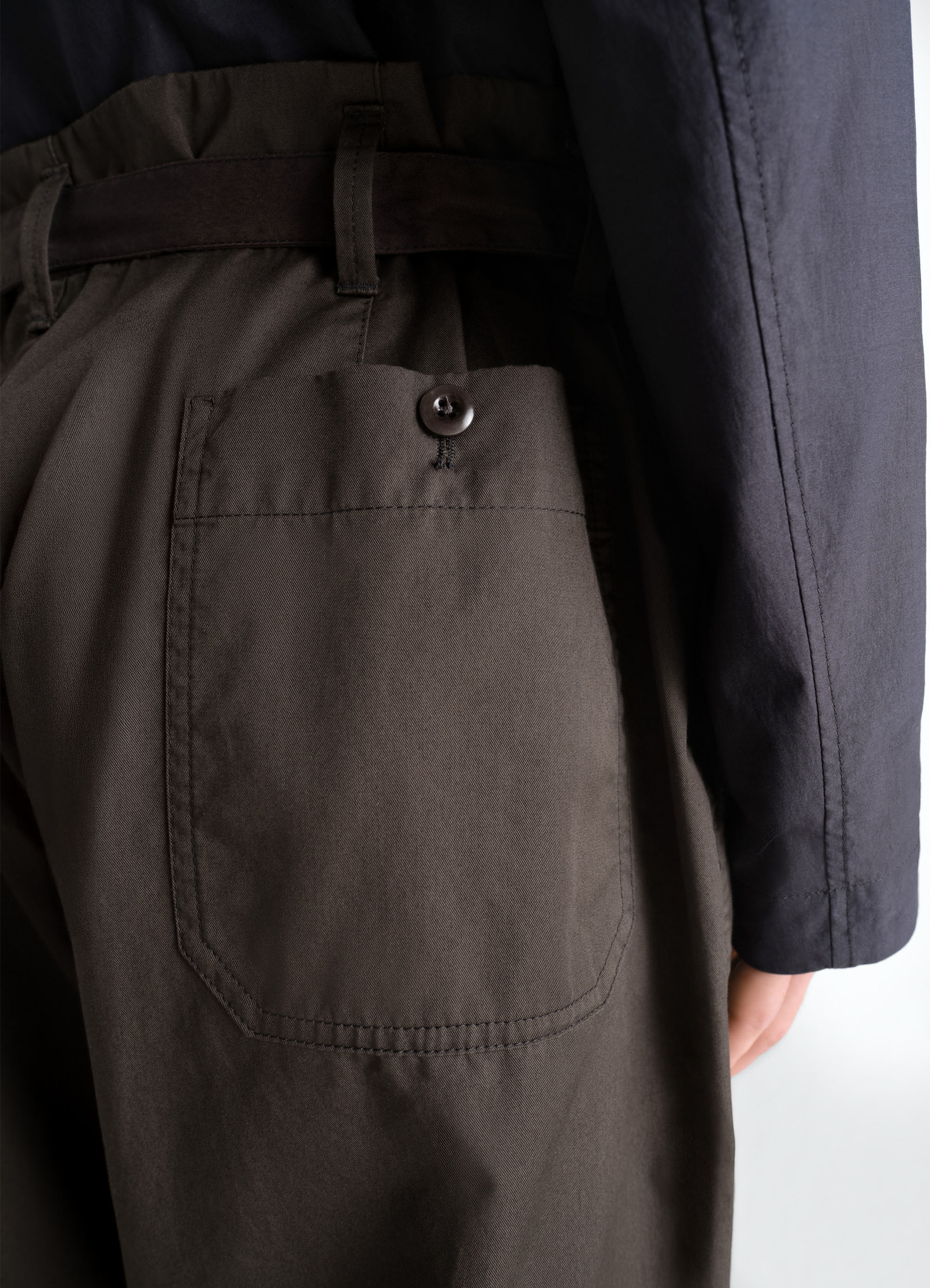 Tapered workwear pants in cotton twill