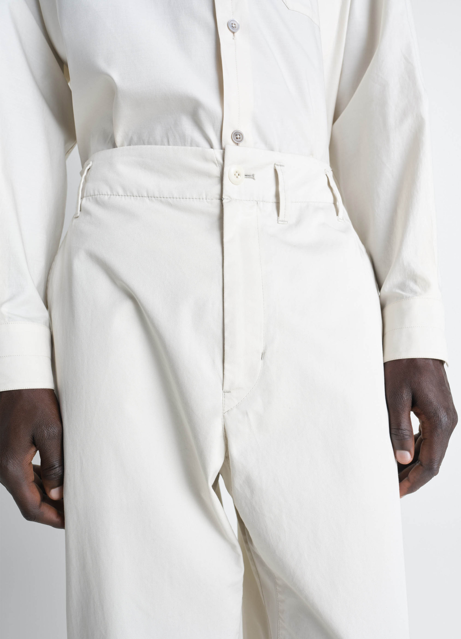 Schmal zulaufende arbeitshosen aus baumwollköper