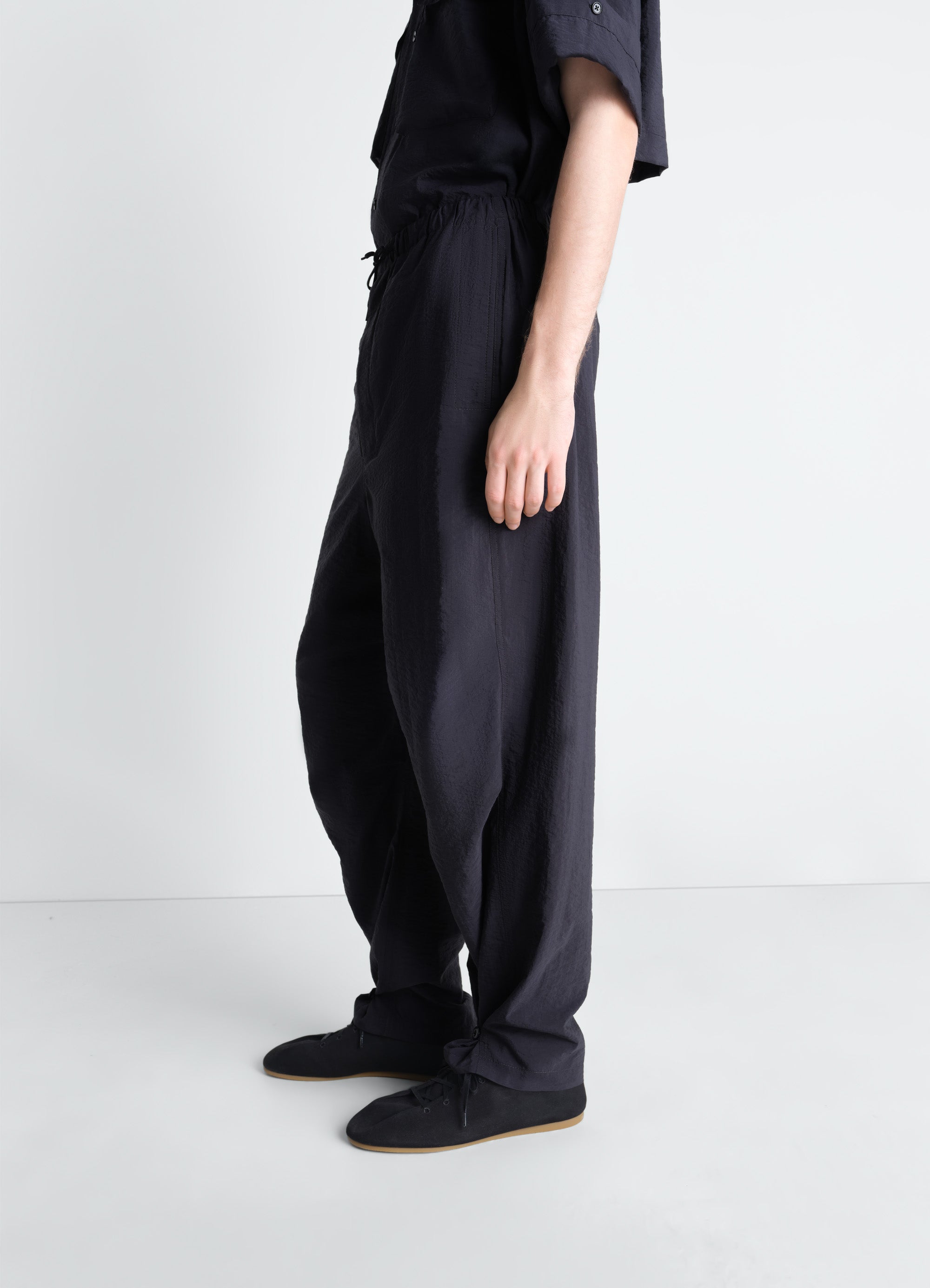 PARACHUTE PANTS IN WASHED TECHNICAL COTTON - Squid Ink - Washed