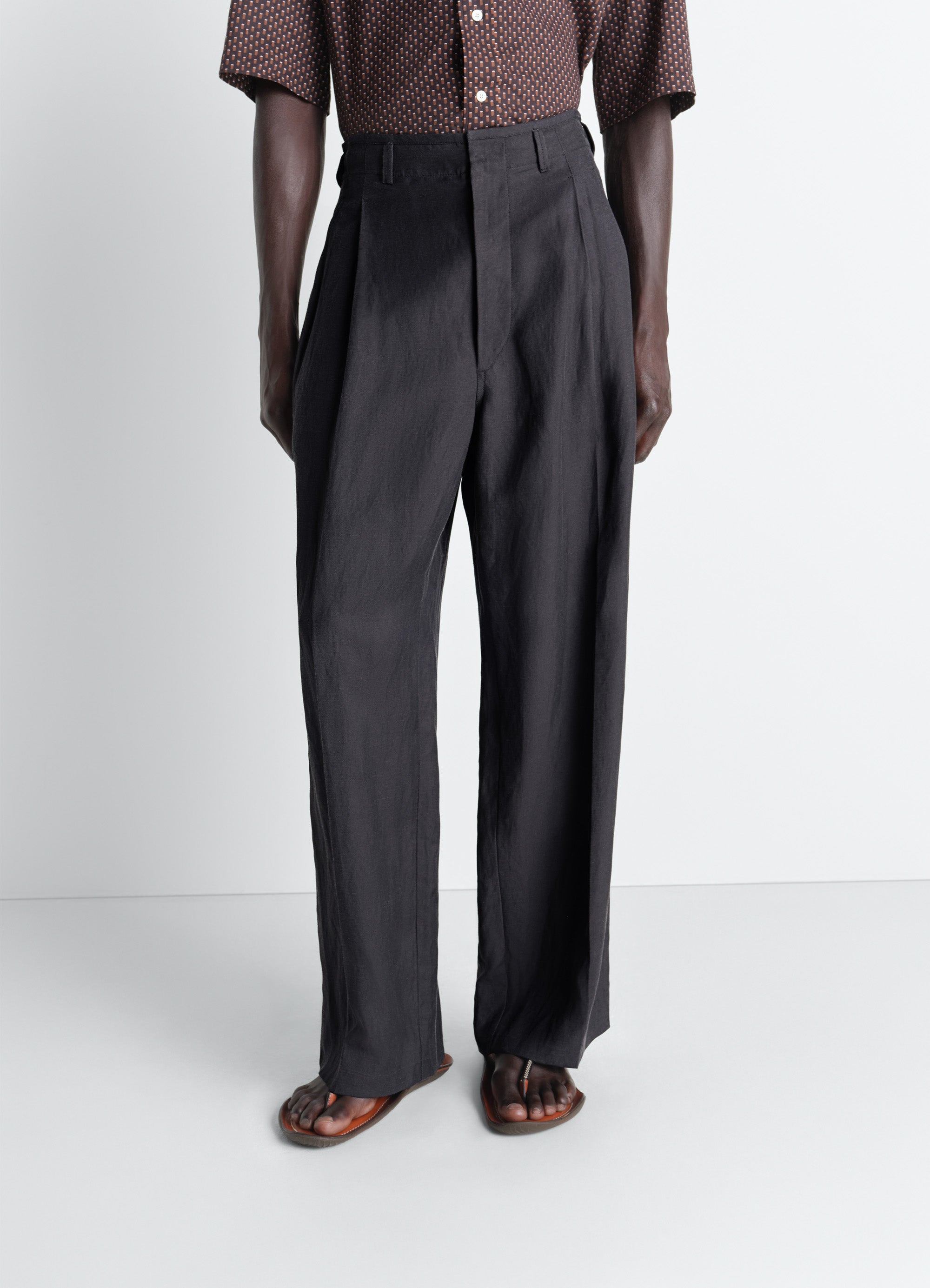 PLEATED TAILORED PANTS IN VISCOSE LINEN GABARDINE - Ash Black