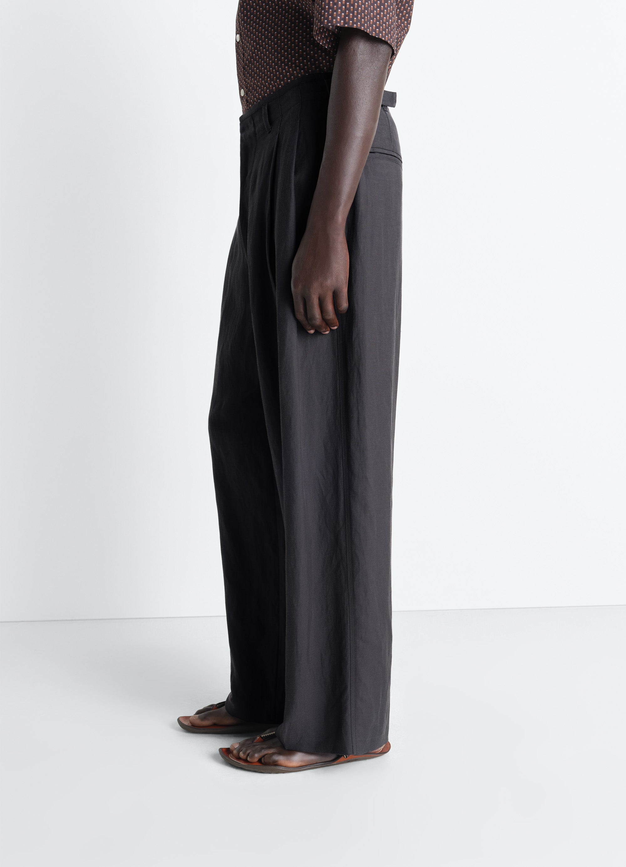 PLEATED TAILORED PANTS IN VISCOSE LINEN GABARDINE - Ash Black
