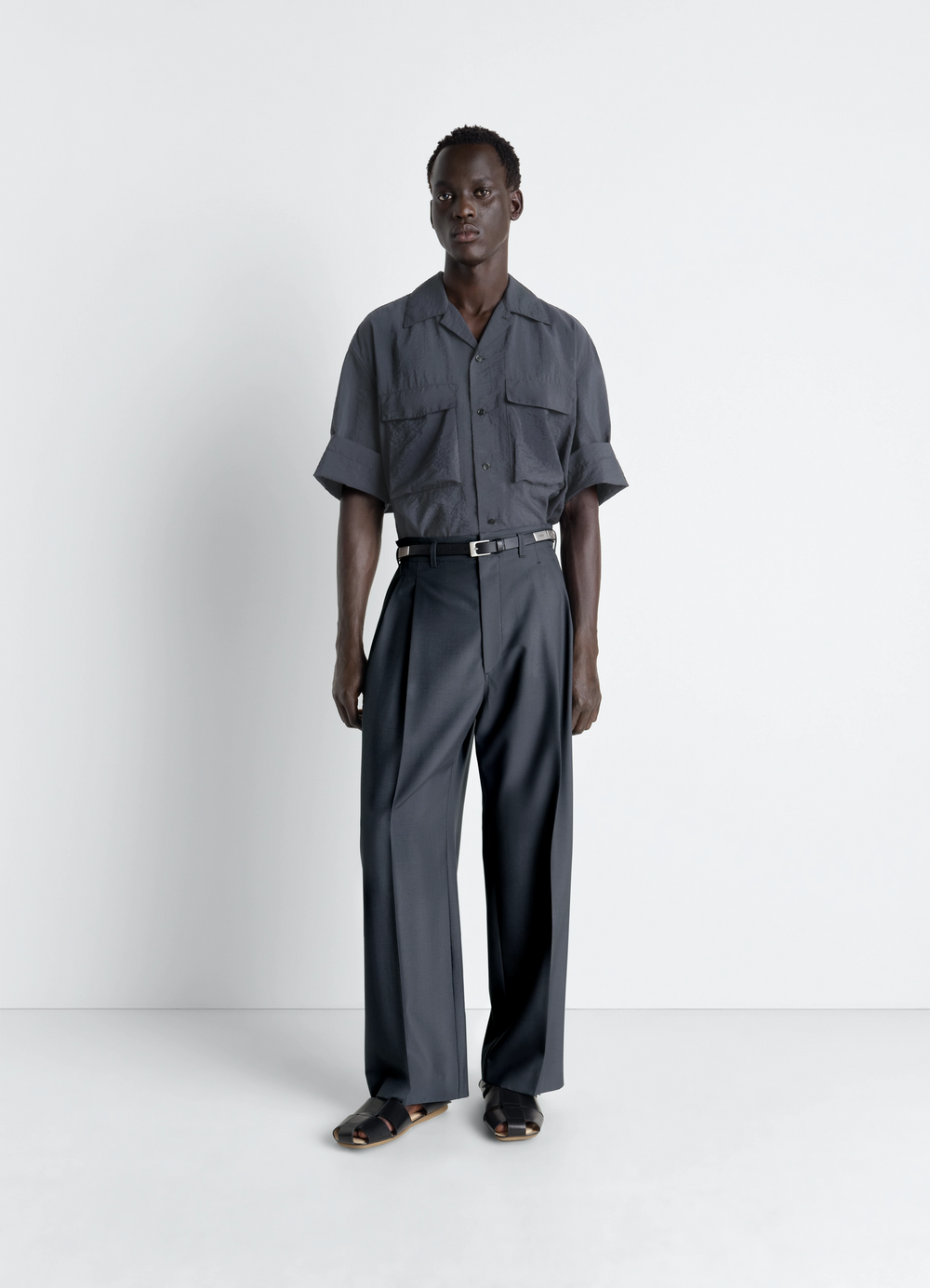 PLEATED TAILORED PANTS IN TROPICAL POLYWOOL