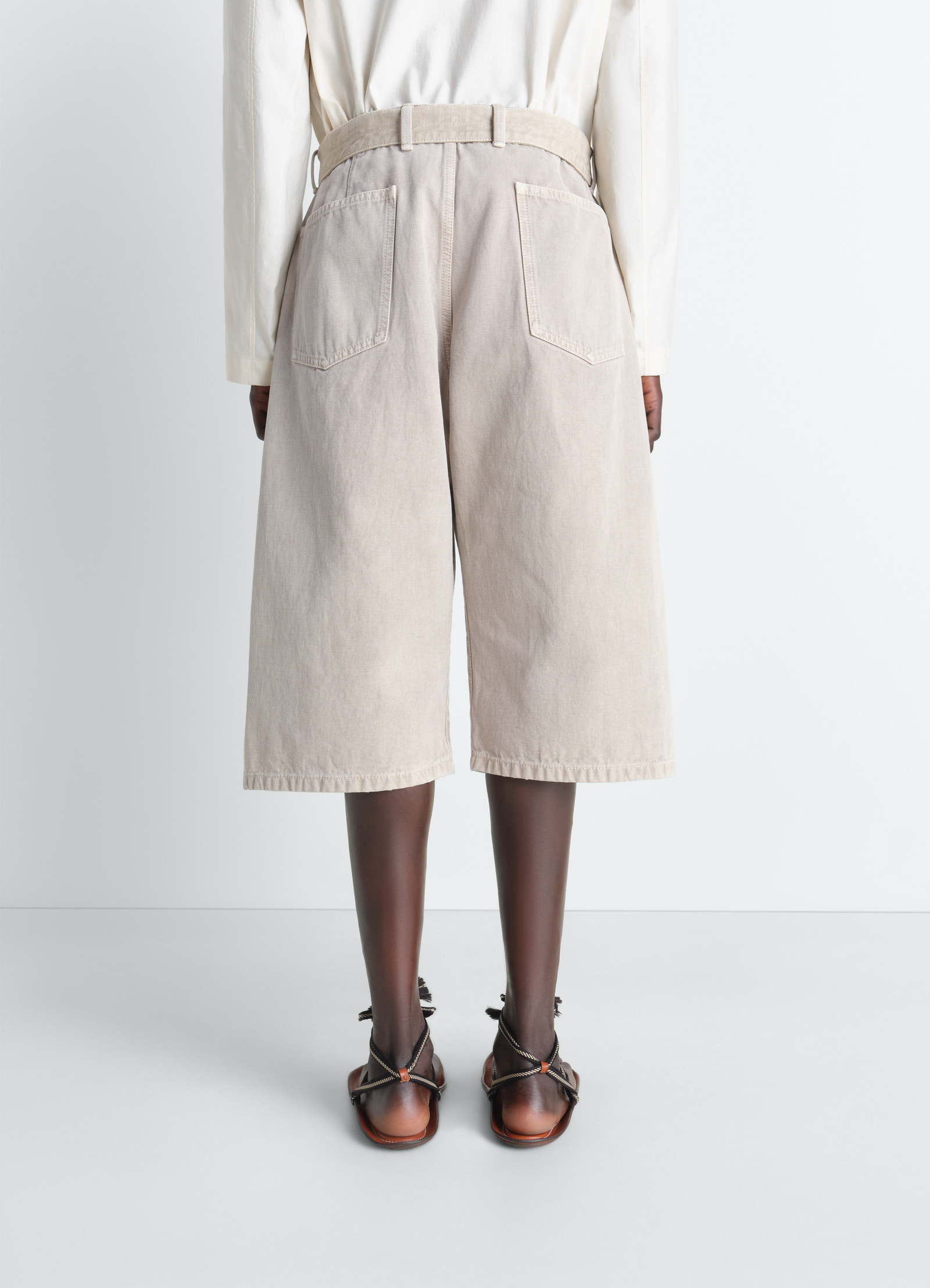 Denim short in heavy broken twill in snow, model shot, back view wide-cut bermuda, long length