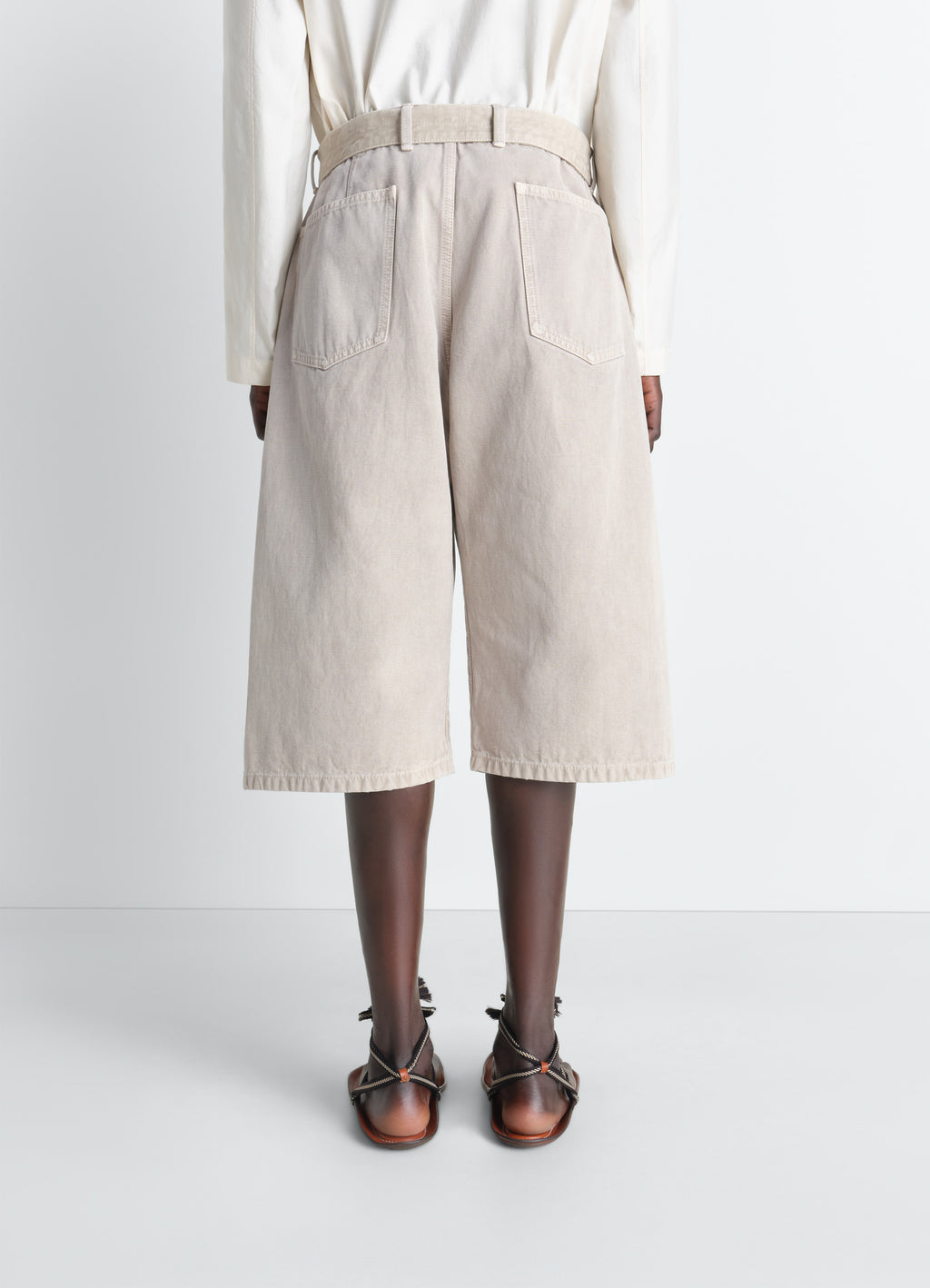 Denim short in heavy broken twill snow