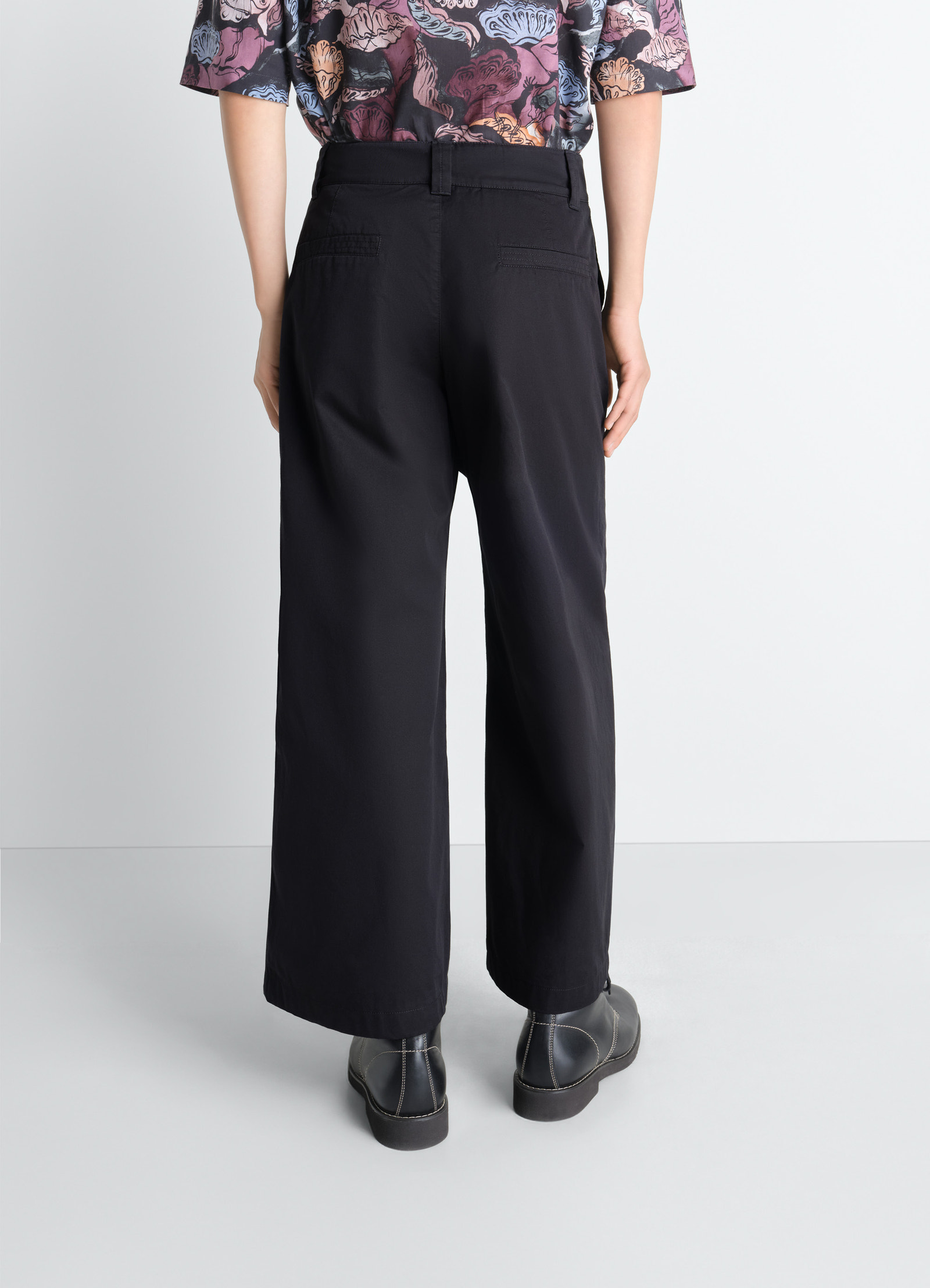 Lemaire straight fit pants in light cotton twill, model shot, back view relaxed back profile