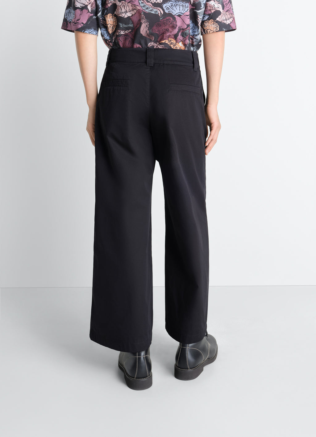 Straight fit pants in light cotton twill