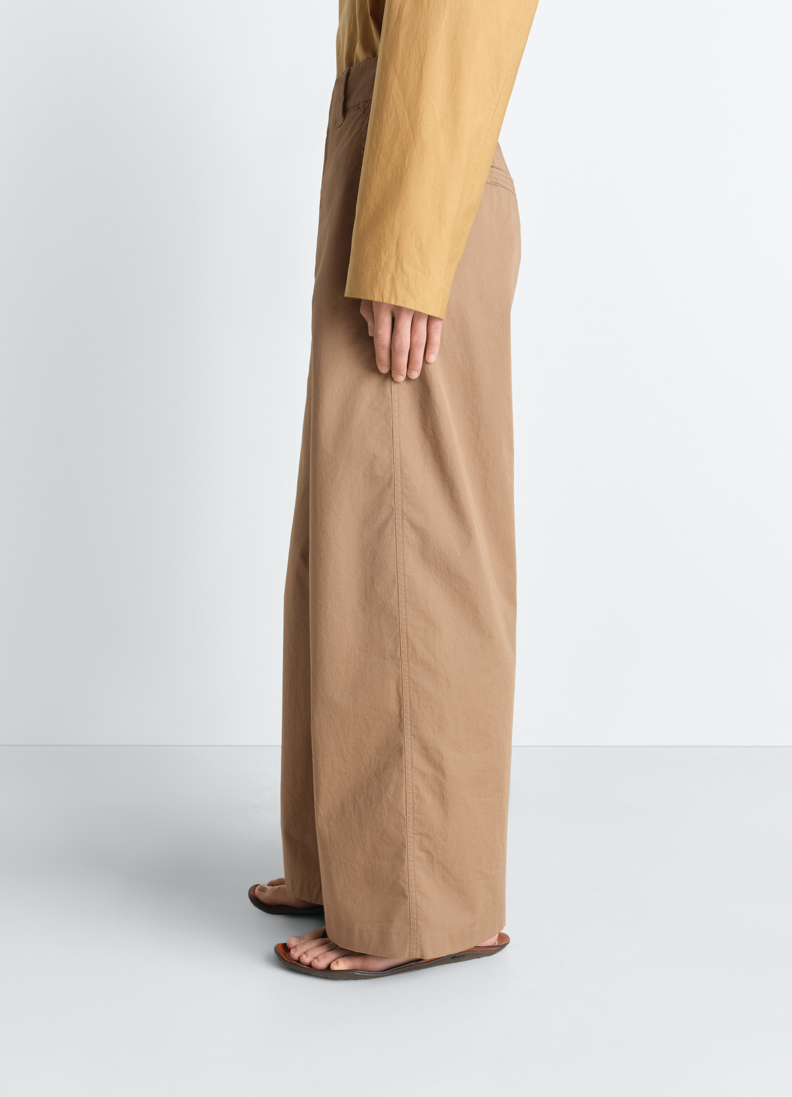 Gerade geschnittene hose aus leichtem baumwolltwill