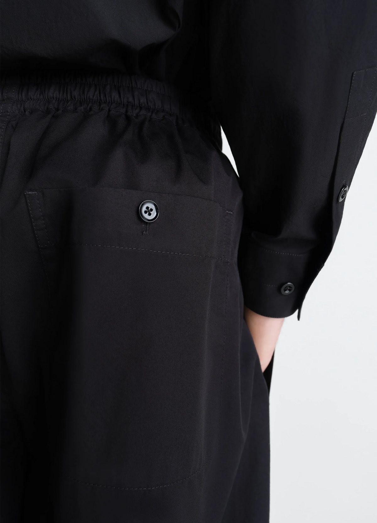 Lemaire Pyjama Pants in Light Cotton Twill, model shot, Front view Wide leg