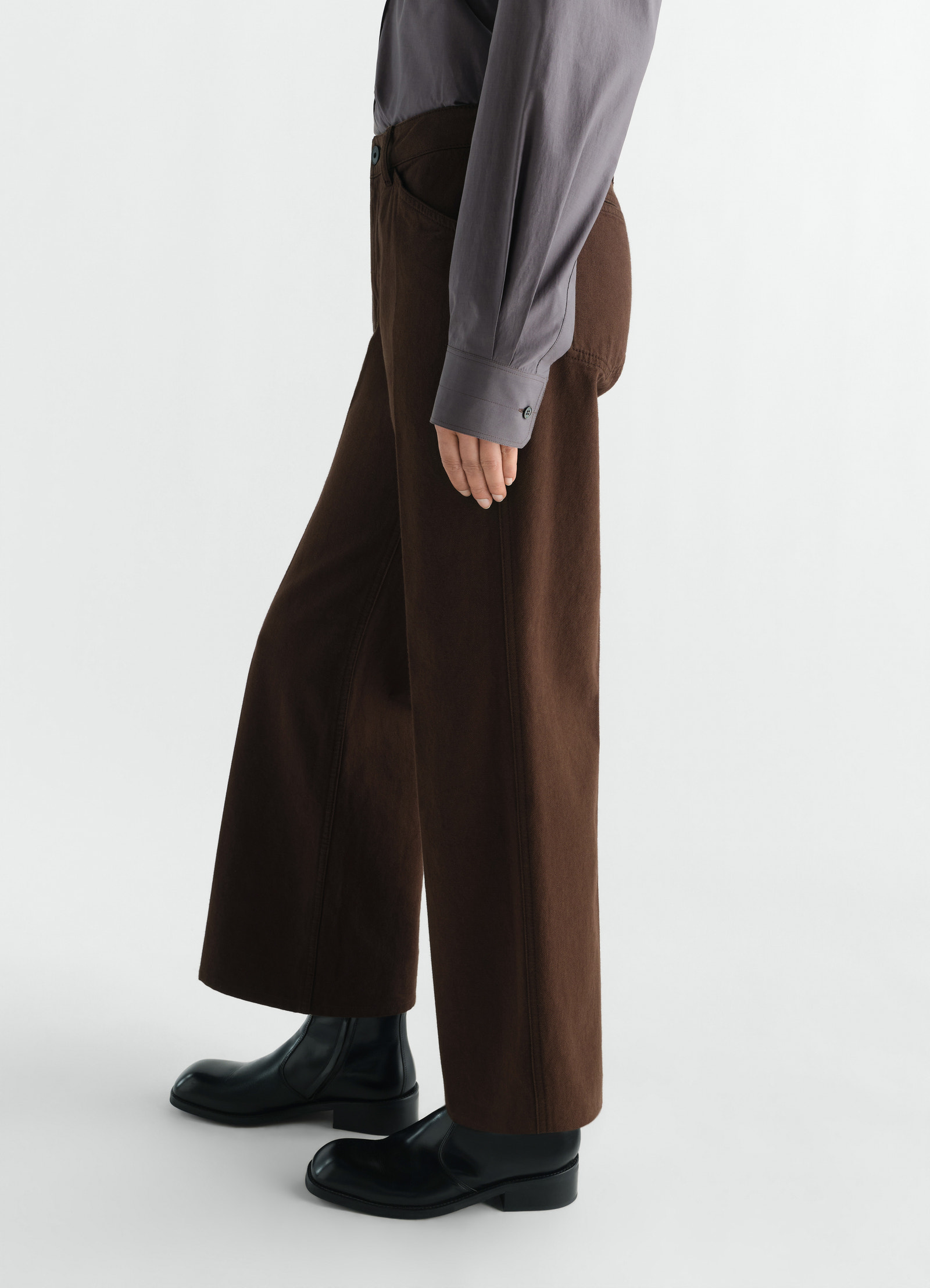 Flared five-pocket pants in heavy garment-dyed broken twill