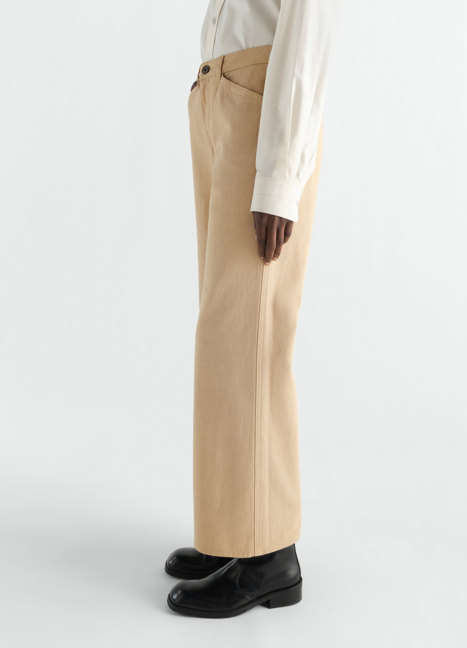 Flared five-pocket pants in heavy garment-dyed broken twill