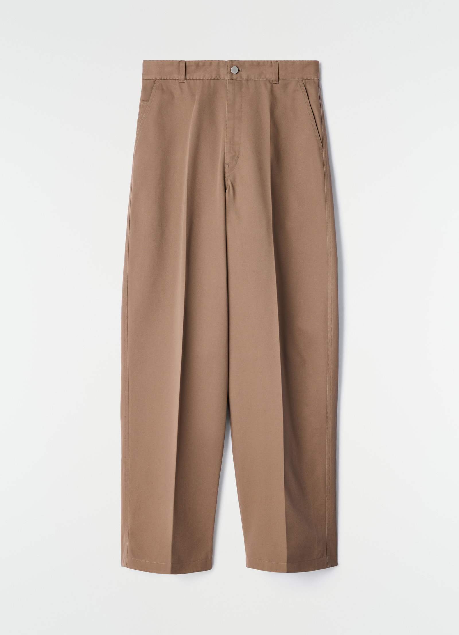 Barrel hose aus poly-baumwoll-twill, in braun, flach liegend vor weißem hintergrund, vorderansicht