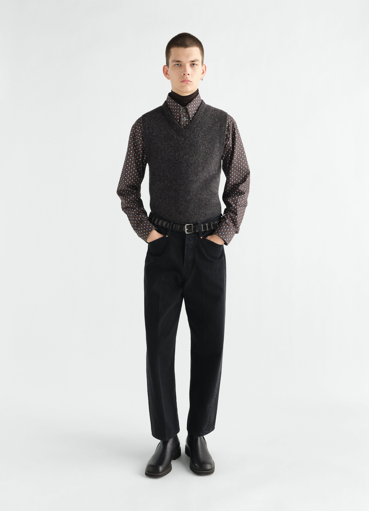 Straight five-pocket black washed selvedge denim pants lemaire worn by model front view