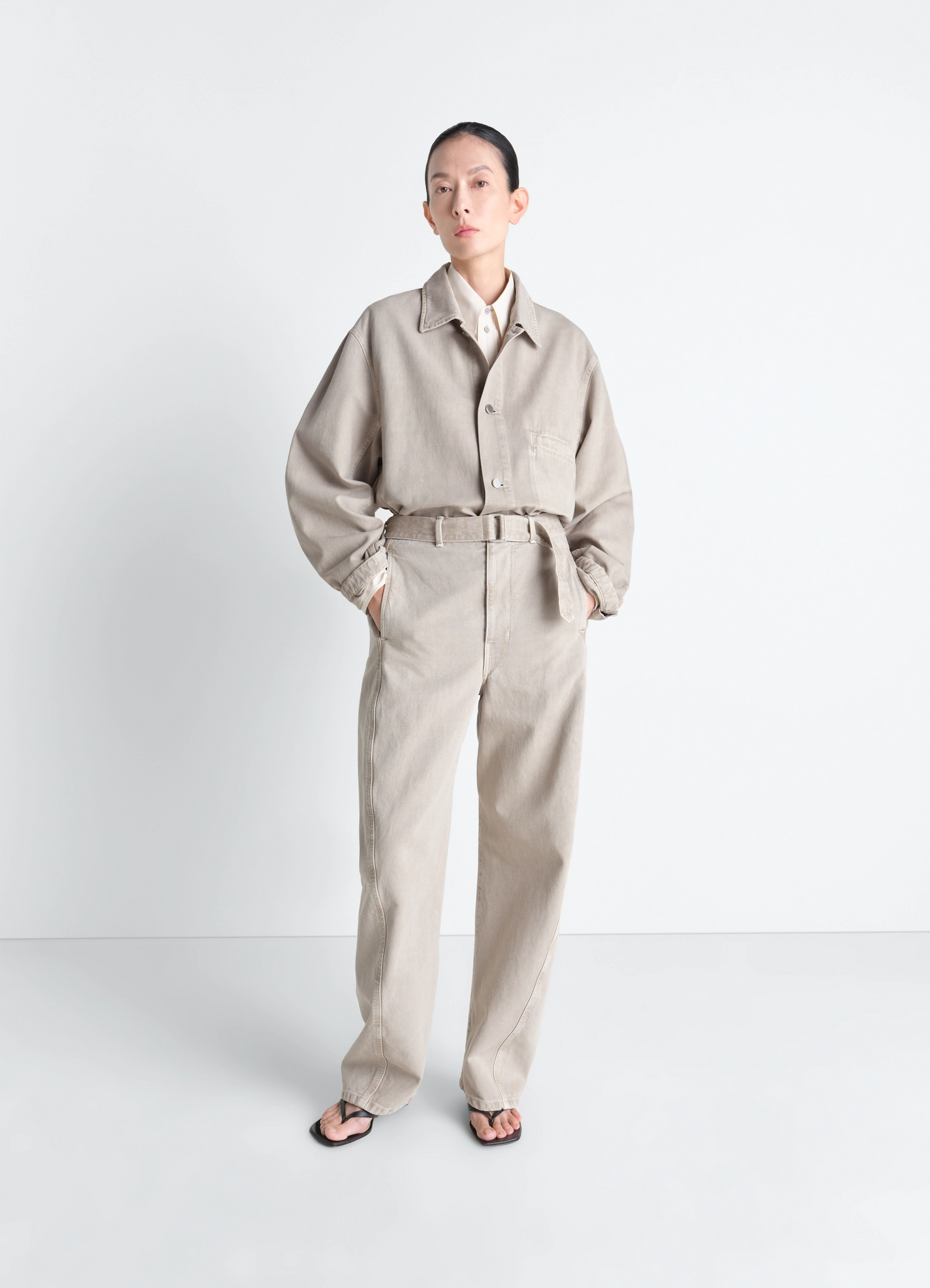 Twisted belted pants in heavy broken twill snow