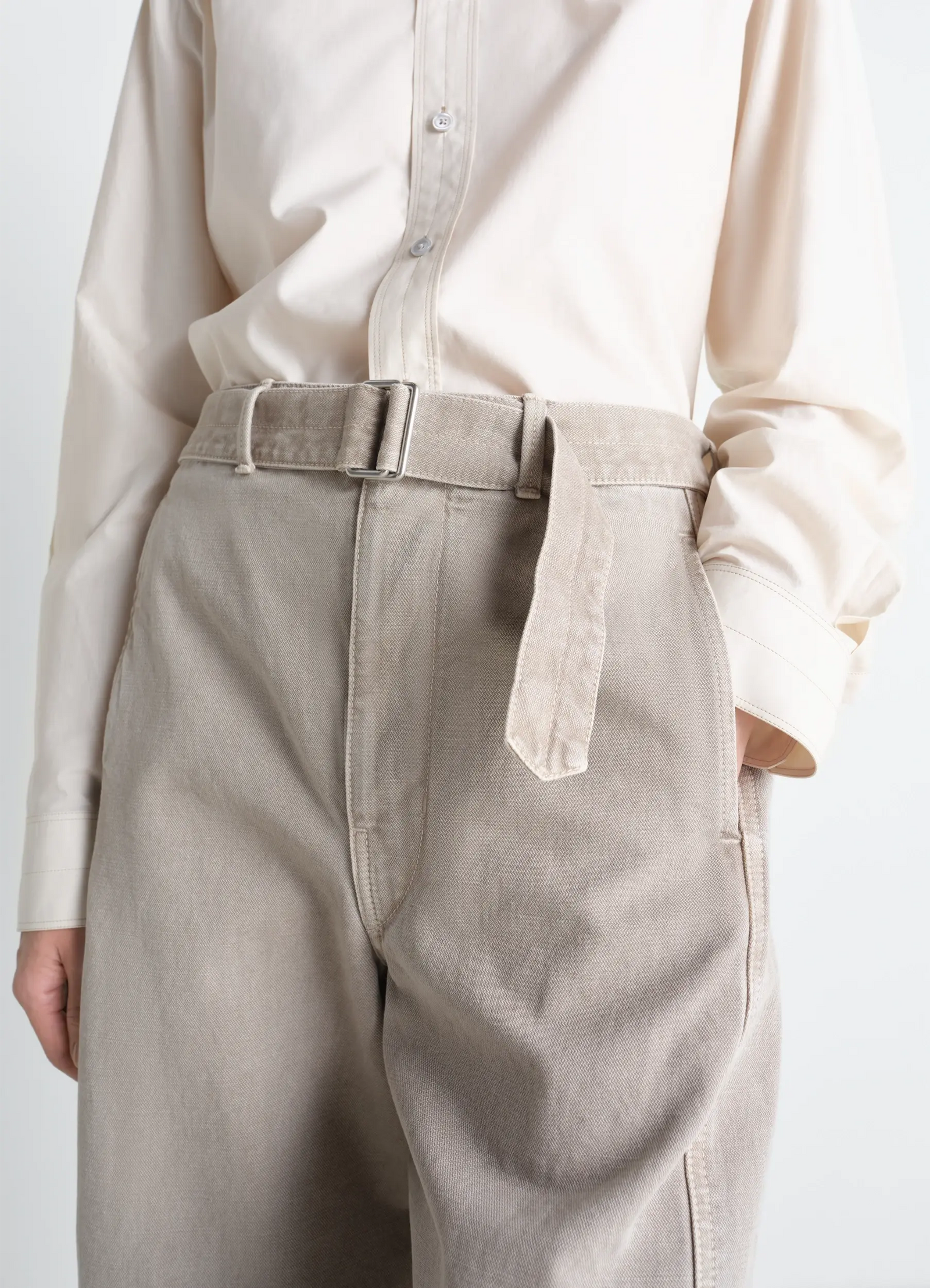 Twisted belted pants in heavy broken twill snow