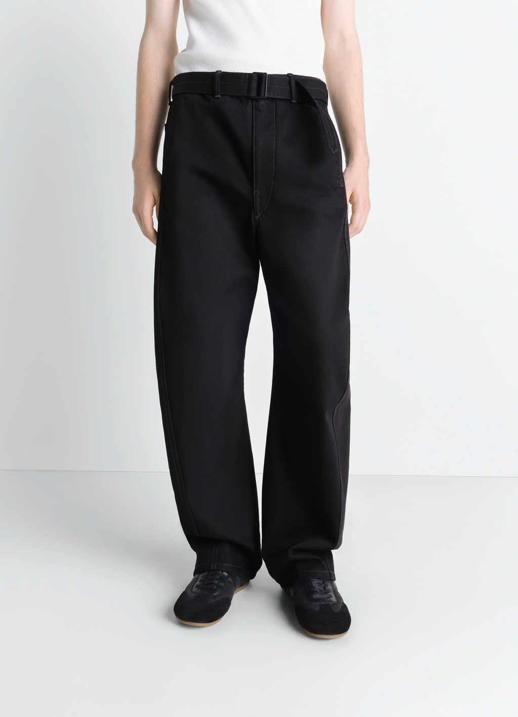 TWISTED HOSE MIT GÜRTEL