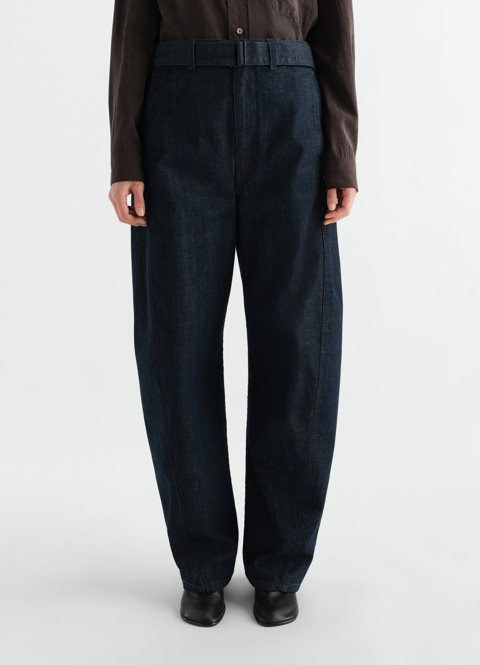 Twisted belted pants in denim
