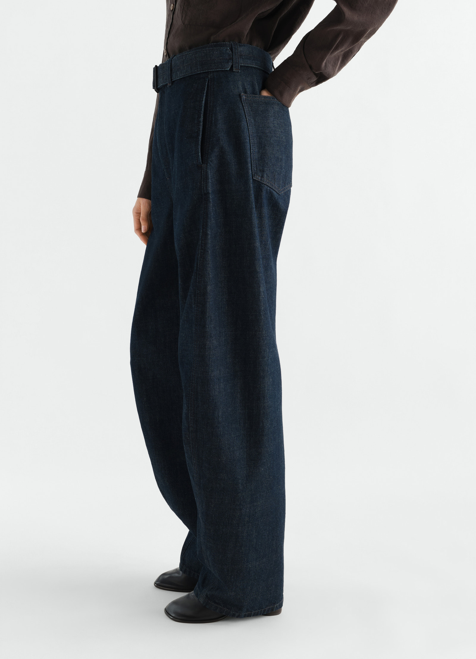 Twisted belted pants in denim