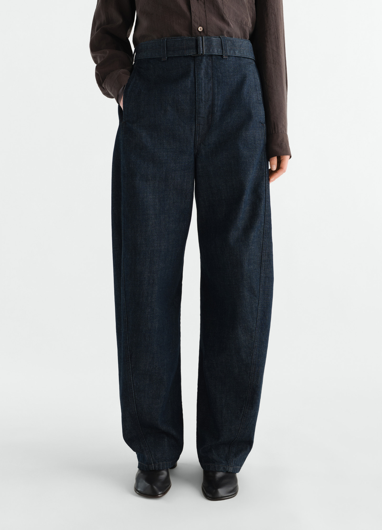 Twisted belted pants in denim