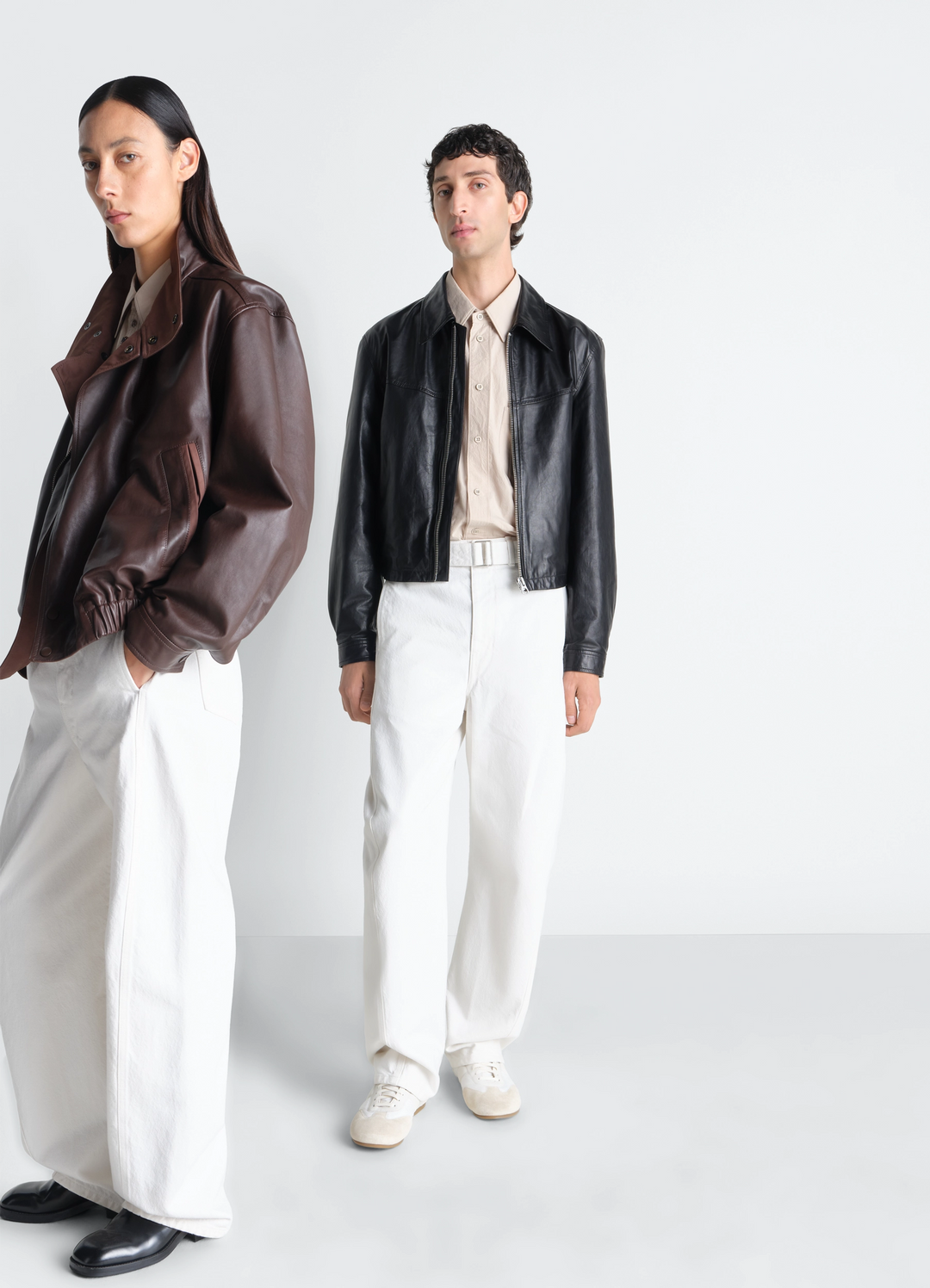 Twisted Belted Pants in Denim in Bleached denim, model shot, Porte front view Wide leg, unisex