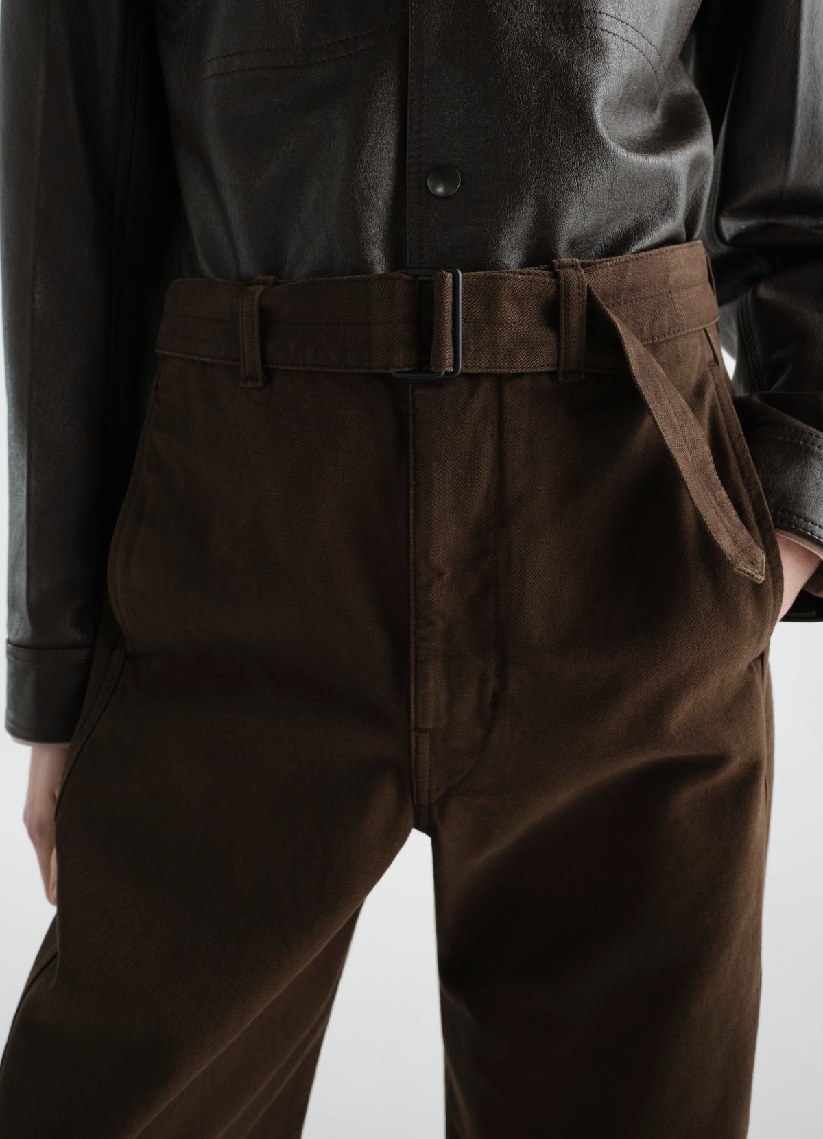 TWISTED BELTED PANTS IN DYED HEAVY BROKEN TWILL