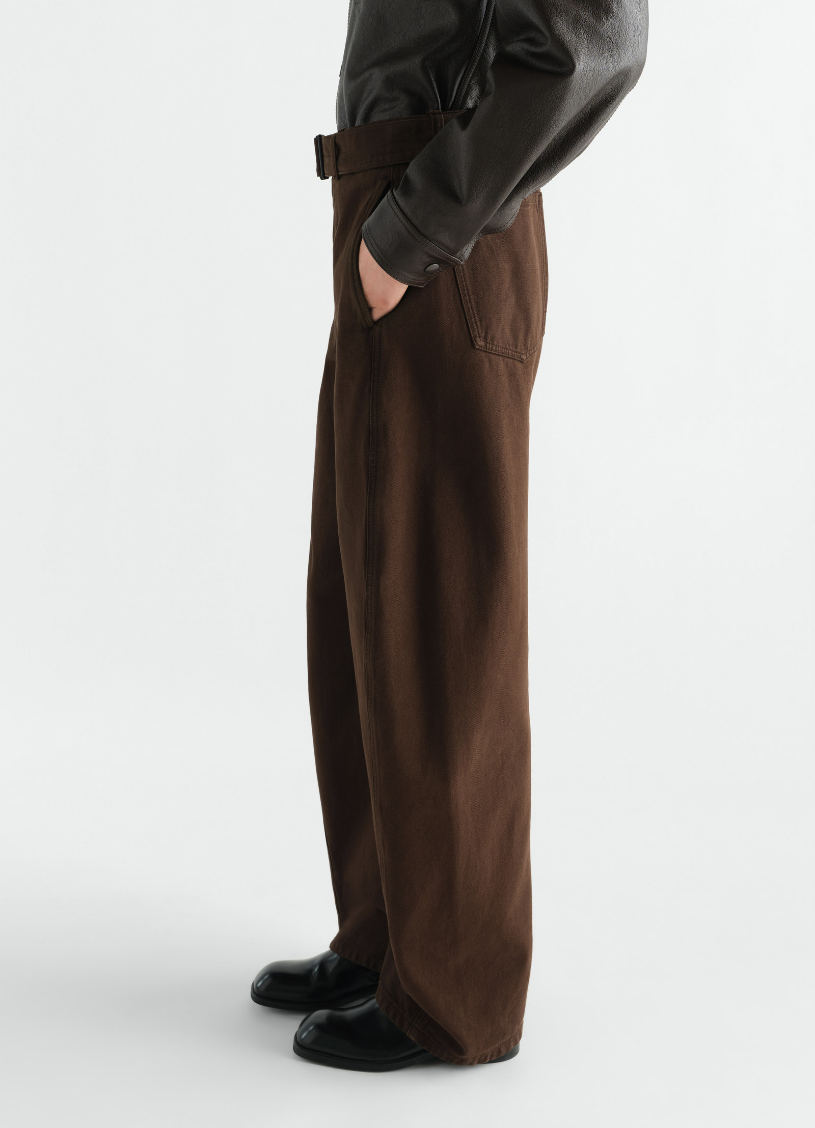 Twisted belted pants in dyed heavy broken twill
