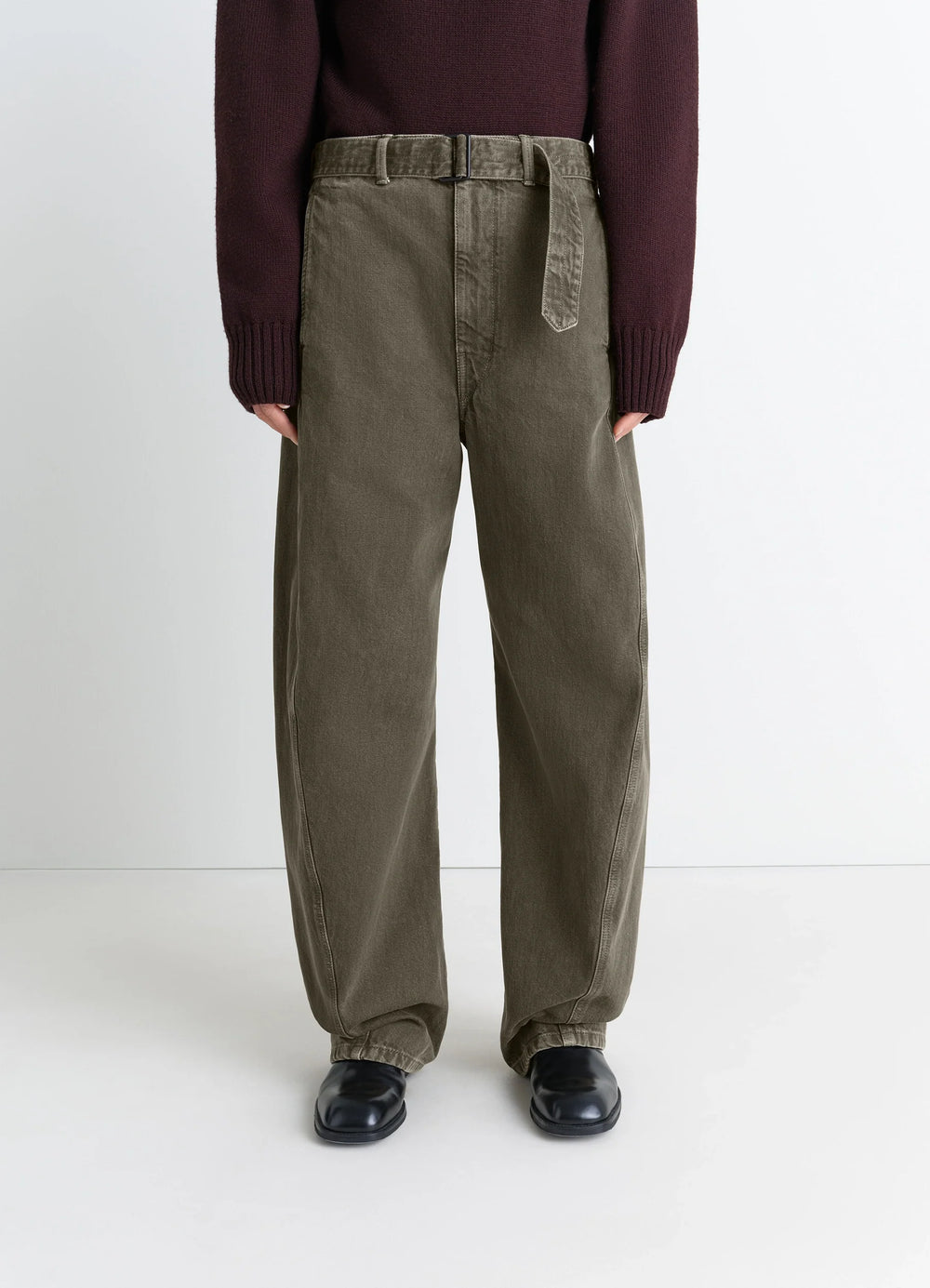 Lemaire Twisted Belted Pants in Snowy Patina Thick Denim, model shot, back view straight leg unisex, loose fit