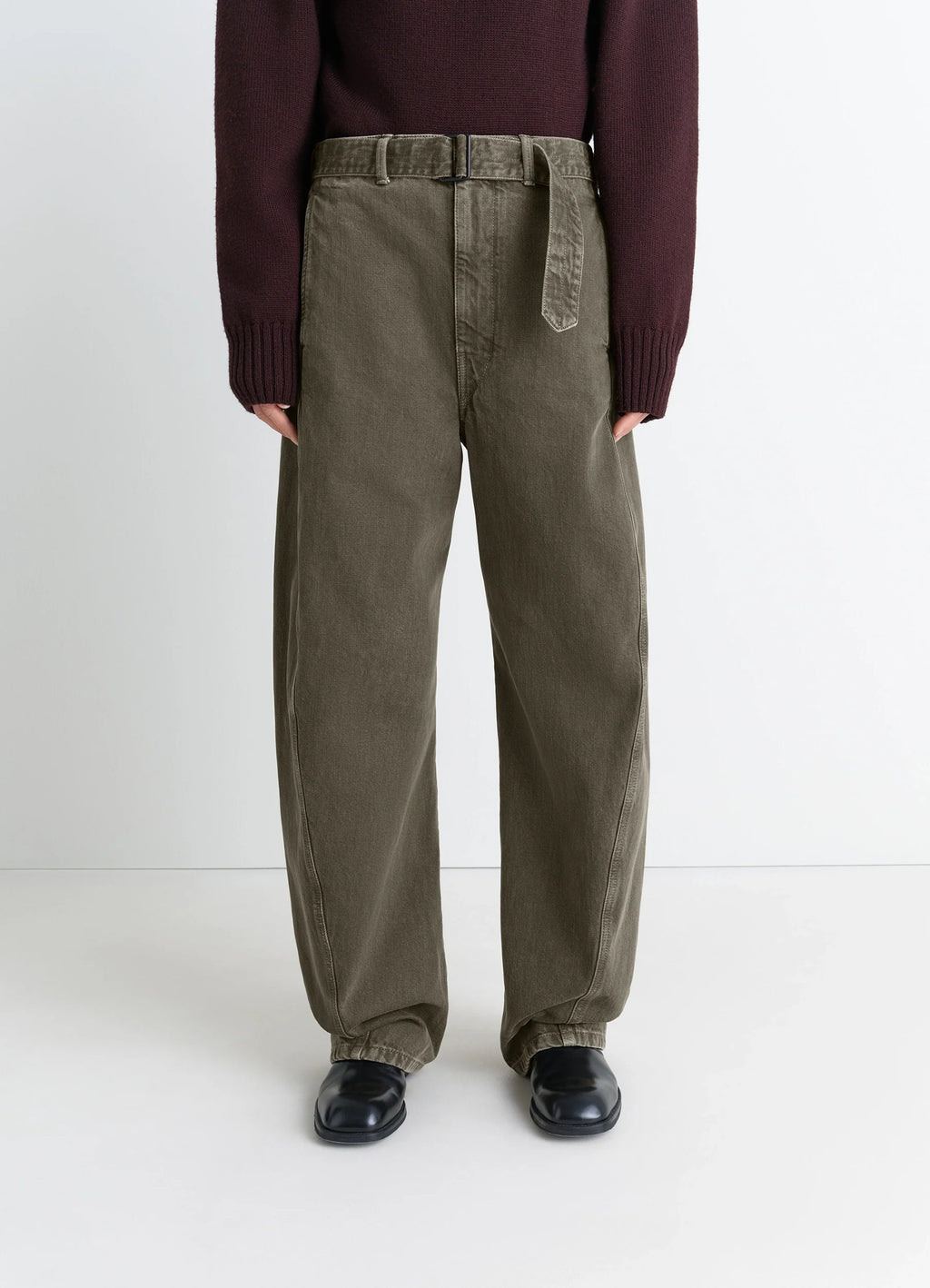 Lemaire Twisted Belted Pants in Snowy Patina Thick Denim, model shot, back view straight leg unisex, loose fit