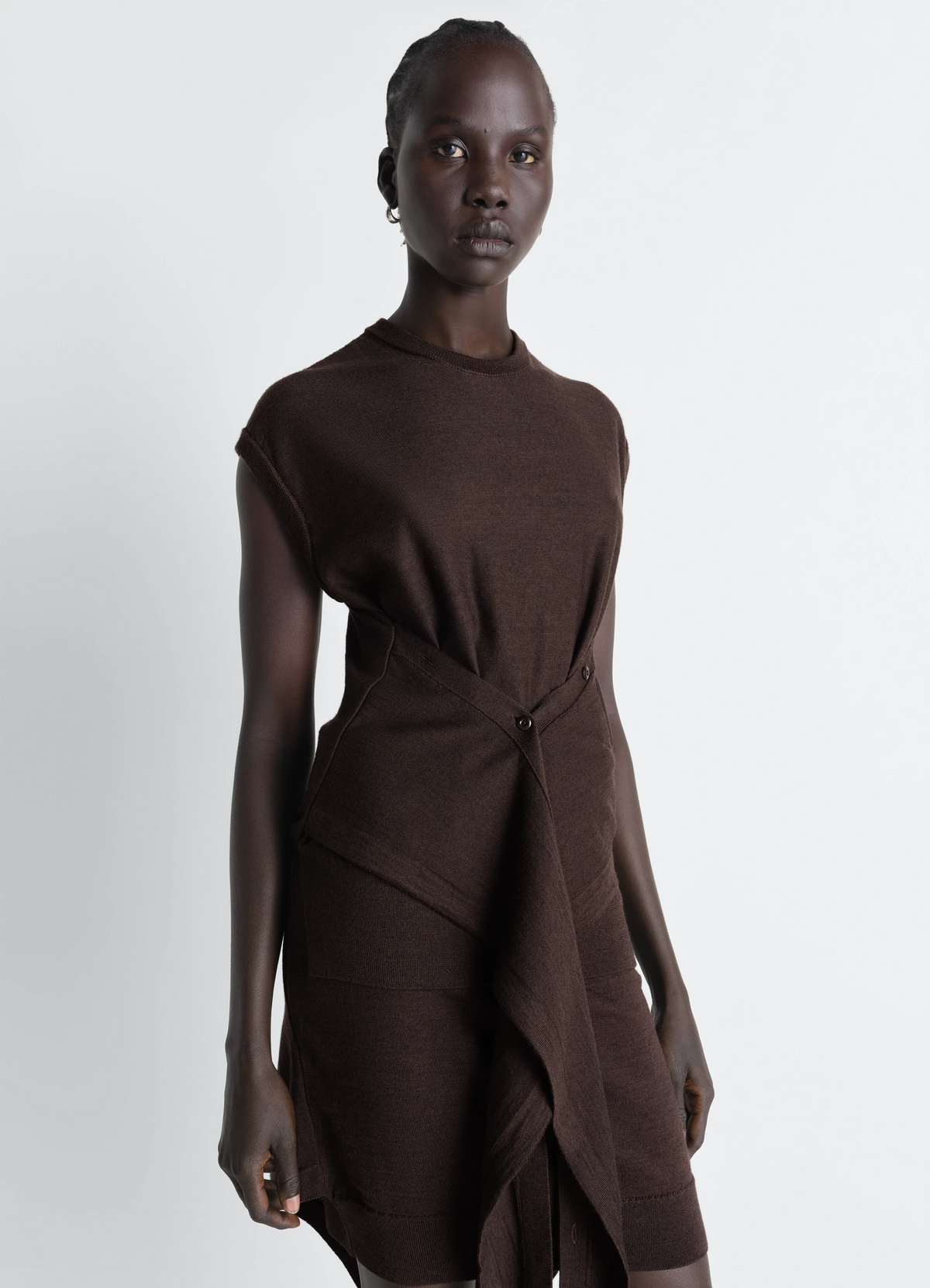 SLEEVELESS BUTTONED TOP IN MERINO BLEND - Dark Cacao - Merino