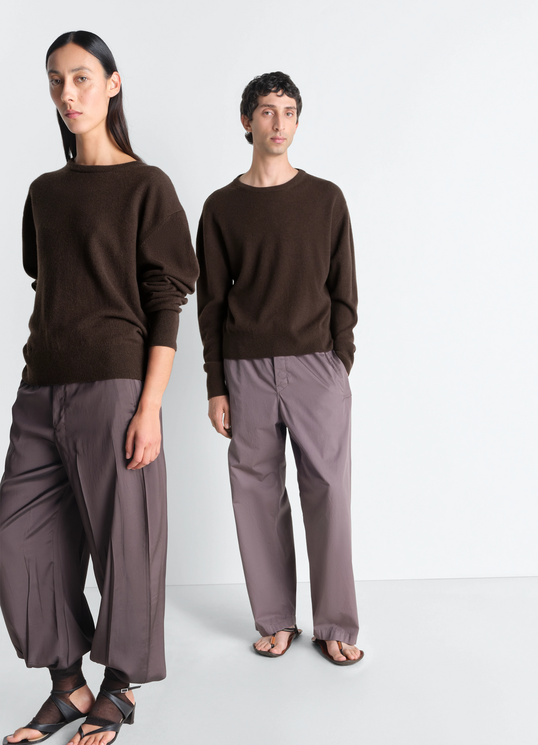 Lemaire Crew Neck Sweater in Cashmere Wool Brown, model shot, front view unisex fitted cut