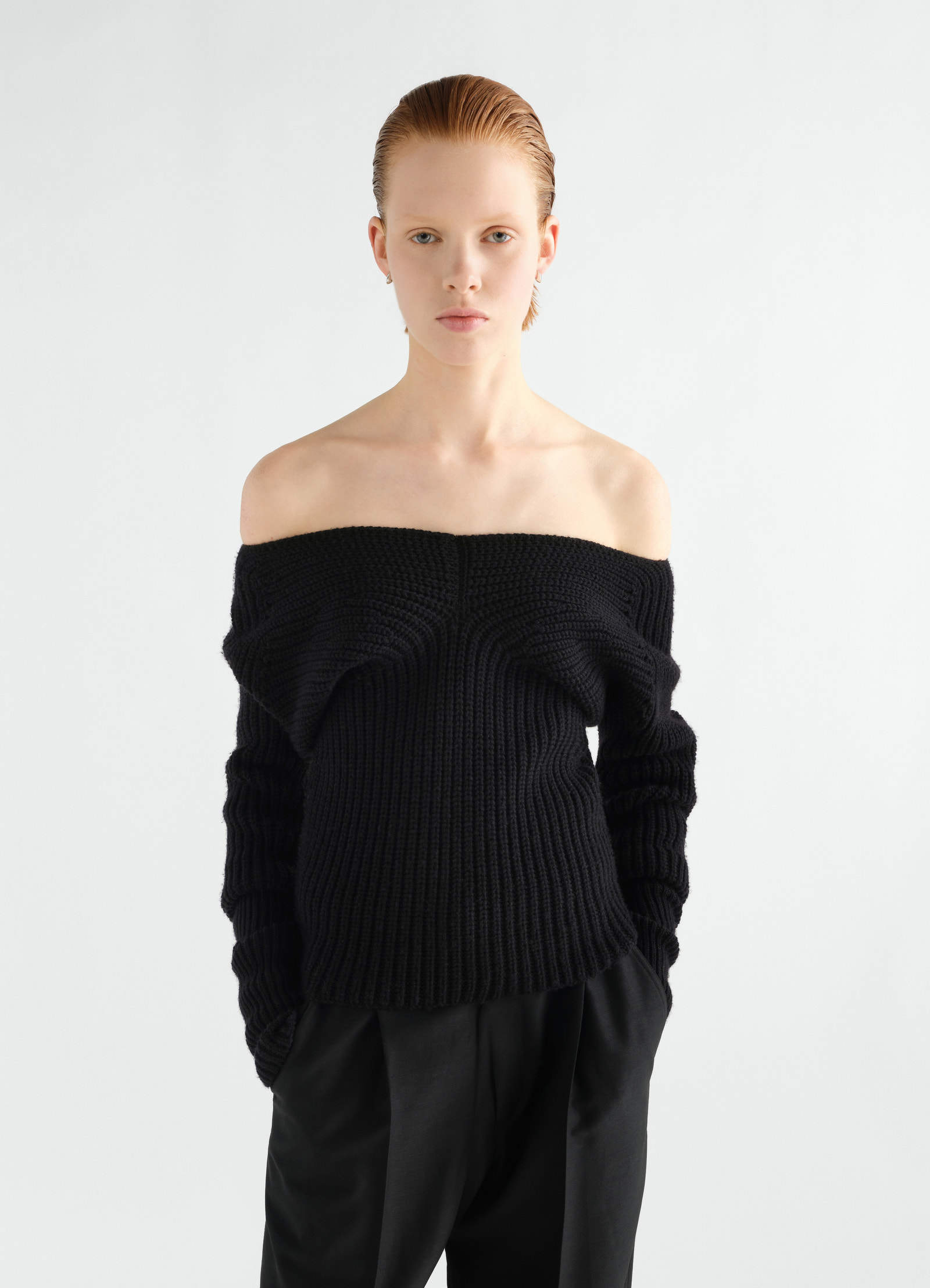 Off-shoulder sweater in worsted wool