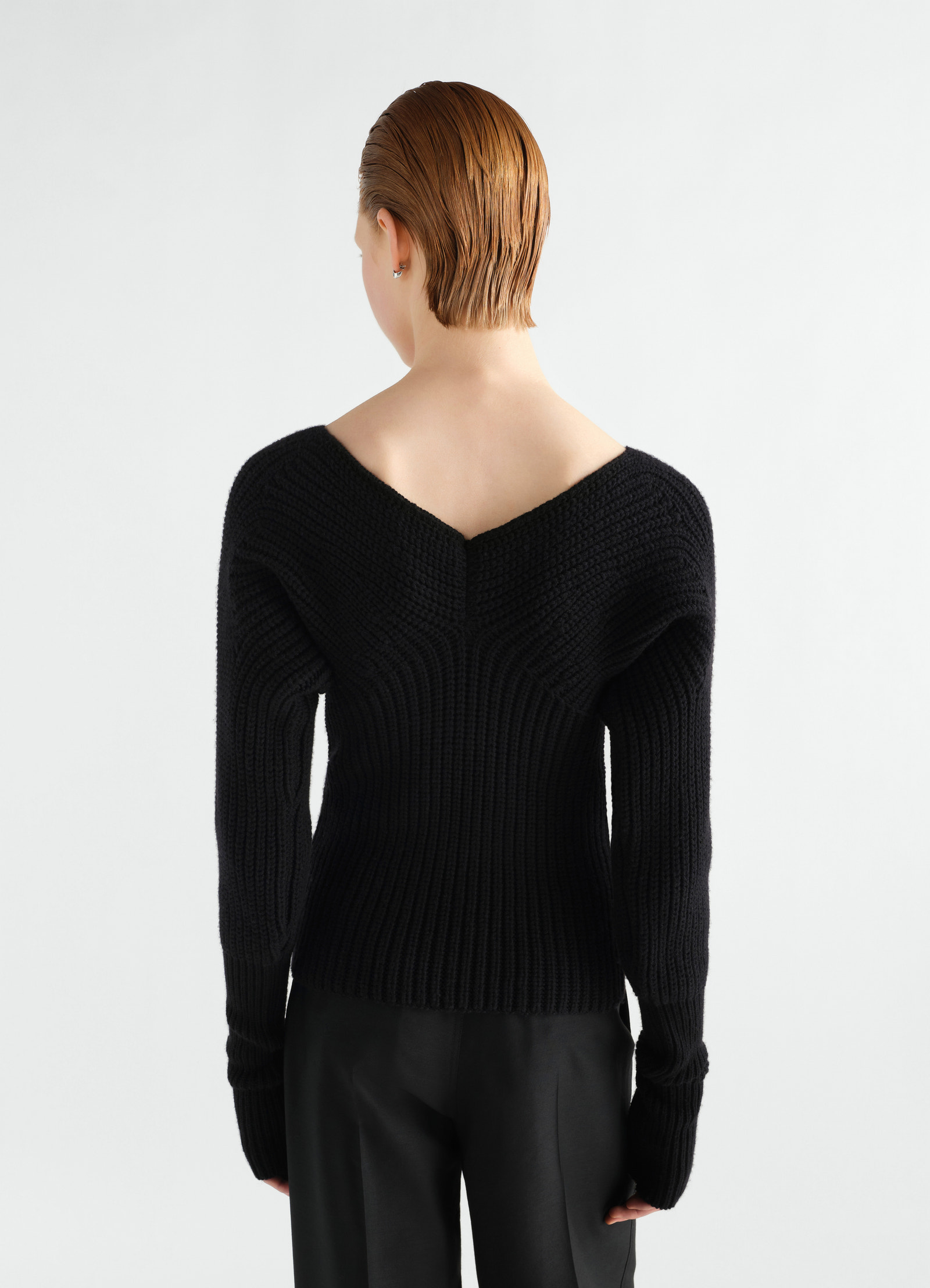 Off-shoulder sweater in worsted wool