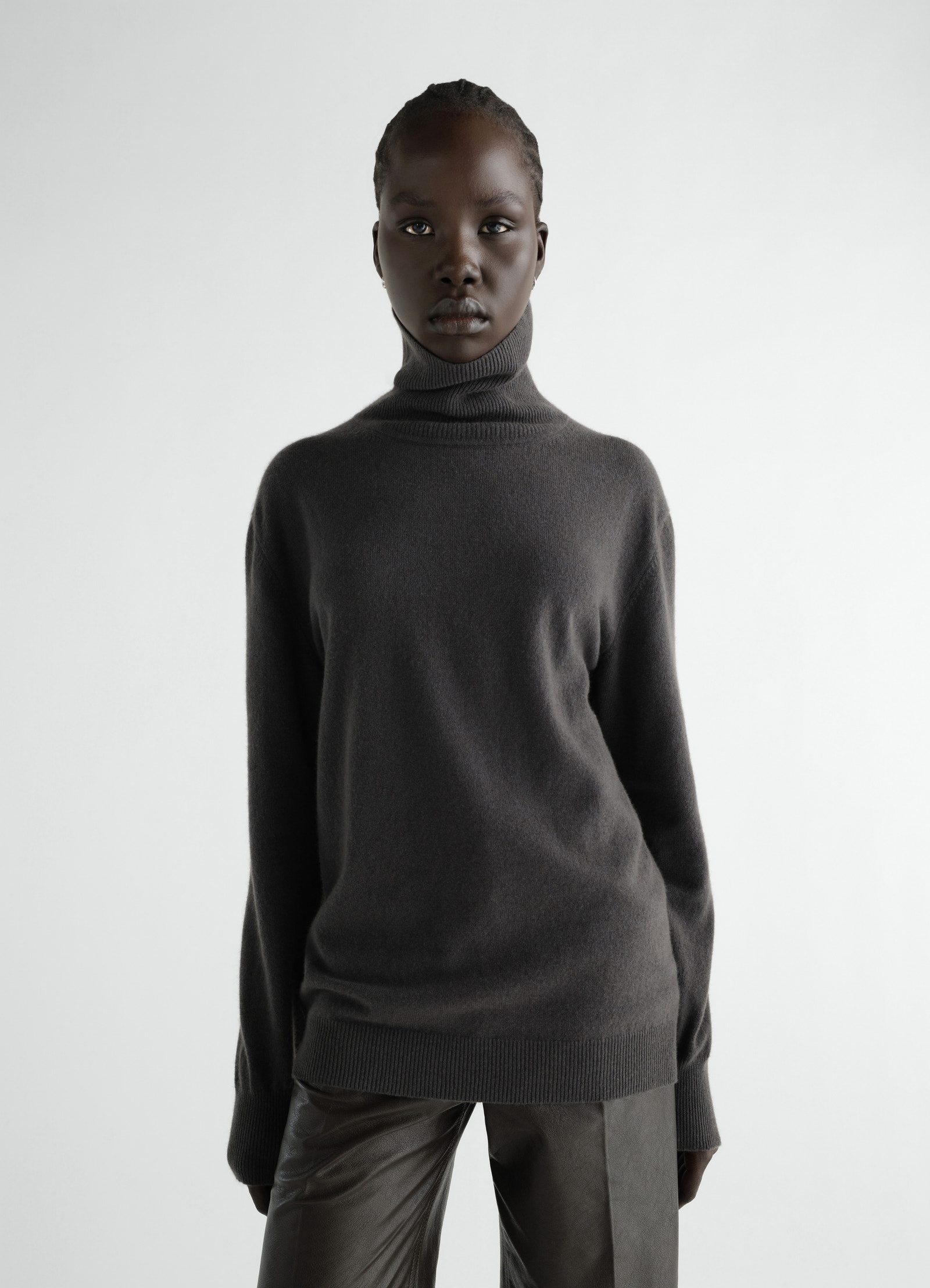 Stand-collar sweater in cashmere