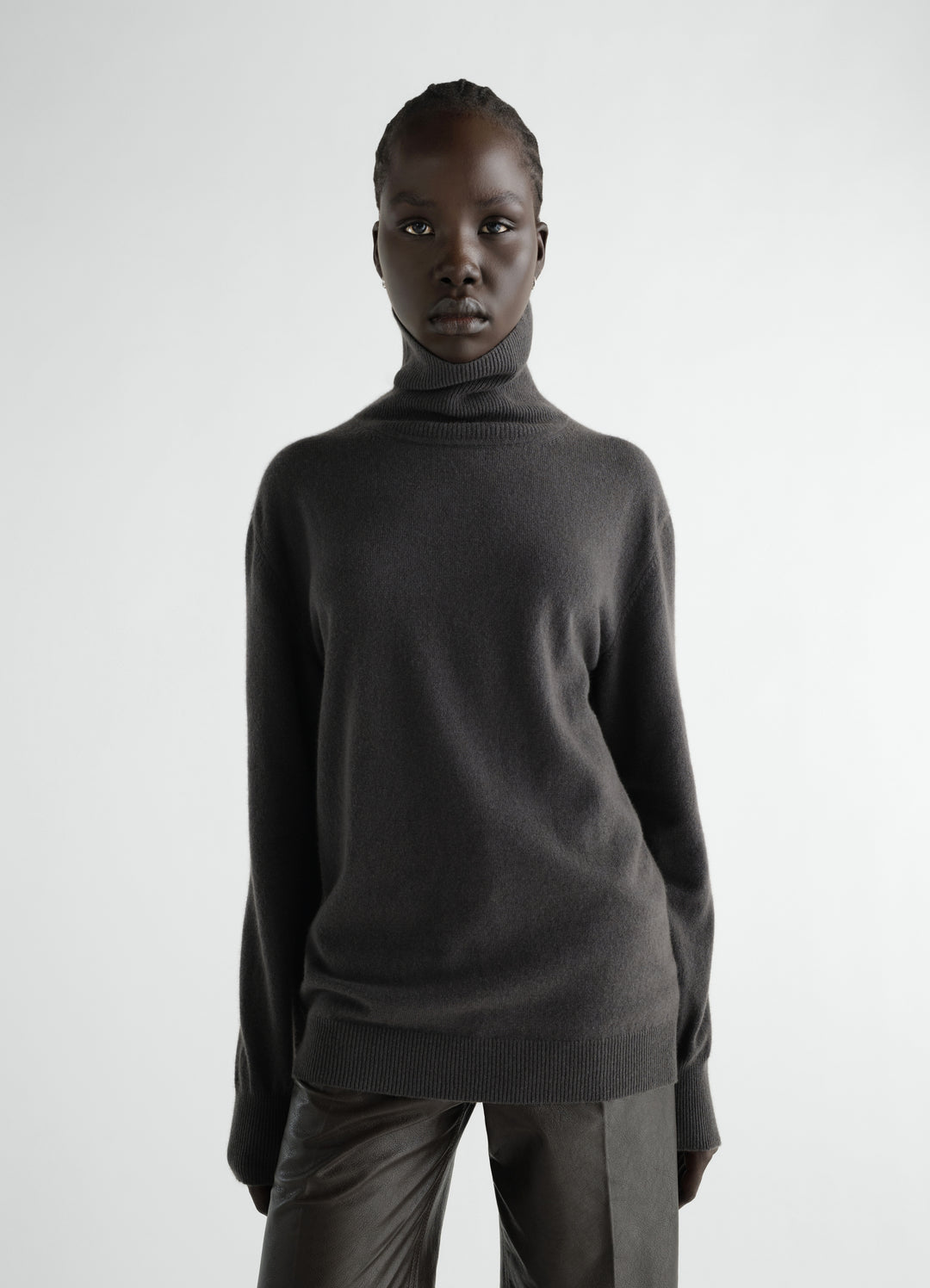 STAND-COLLAR SWEATER IN CASHMERE