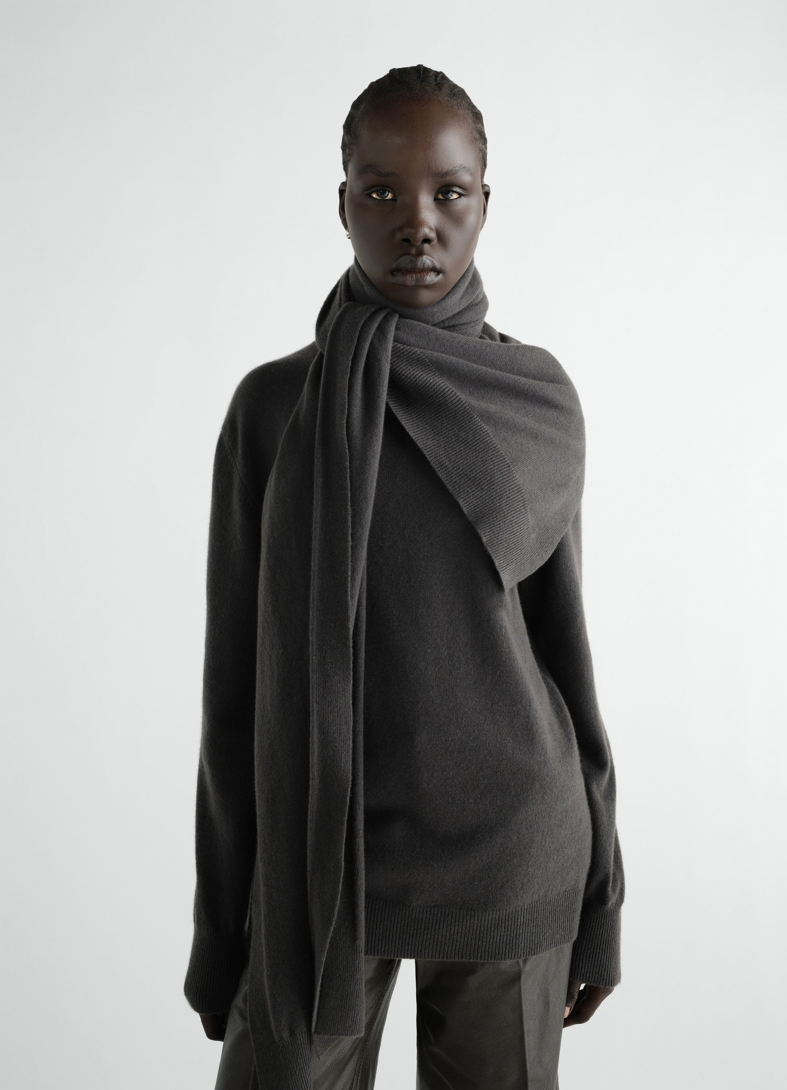 Stand-collar sweater in cashmere