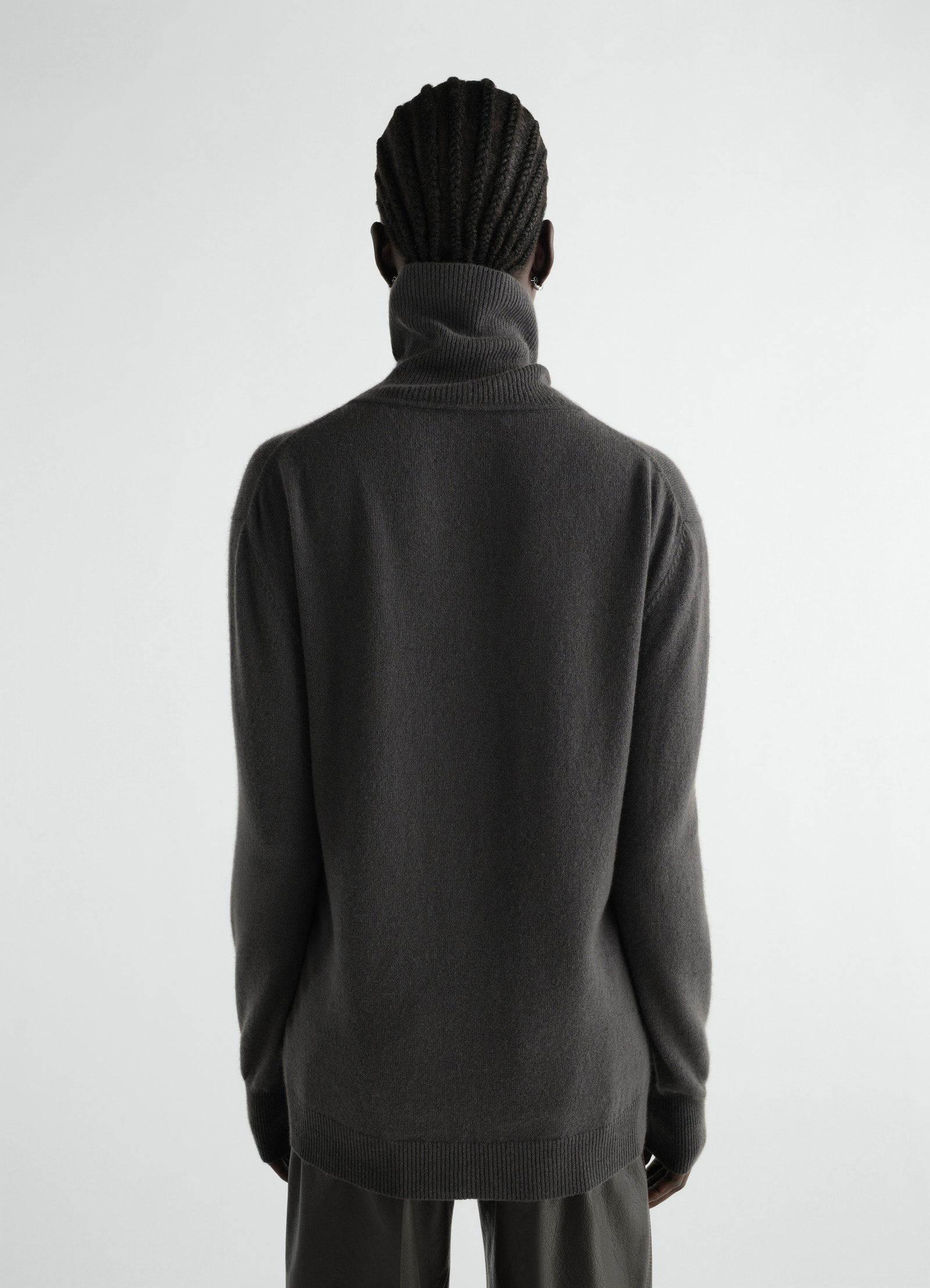 Stand-collar sweater in cashmere