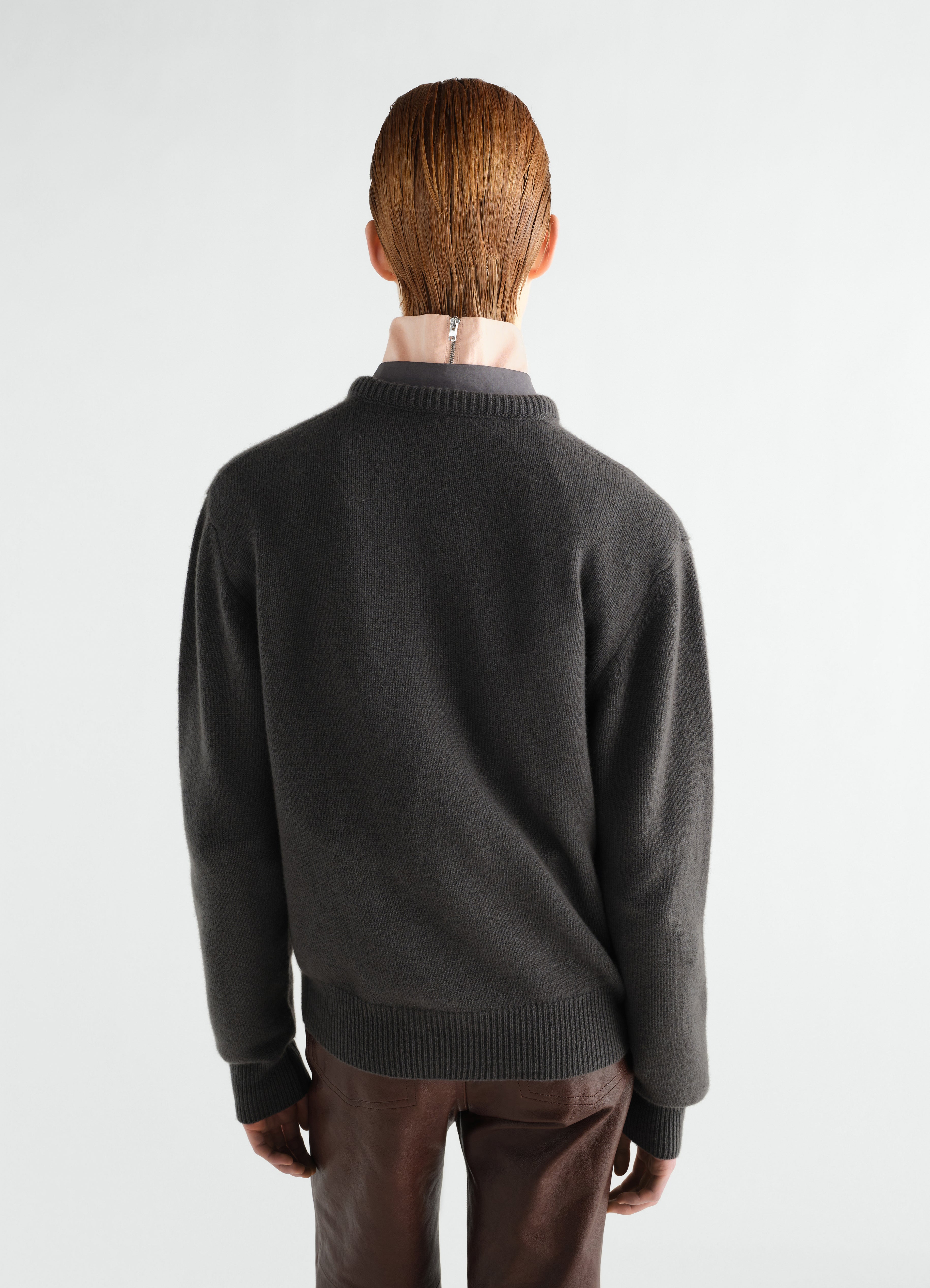 カシミヤのVネックセーター - Stone - Cashmere - ユニセックス | LEMAIRE