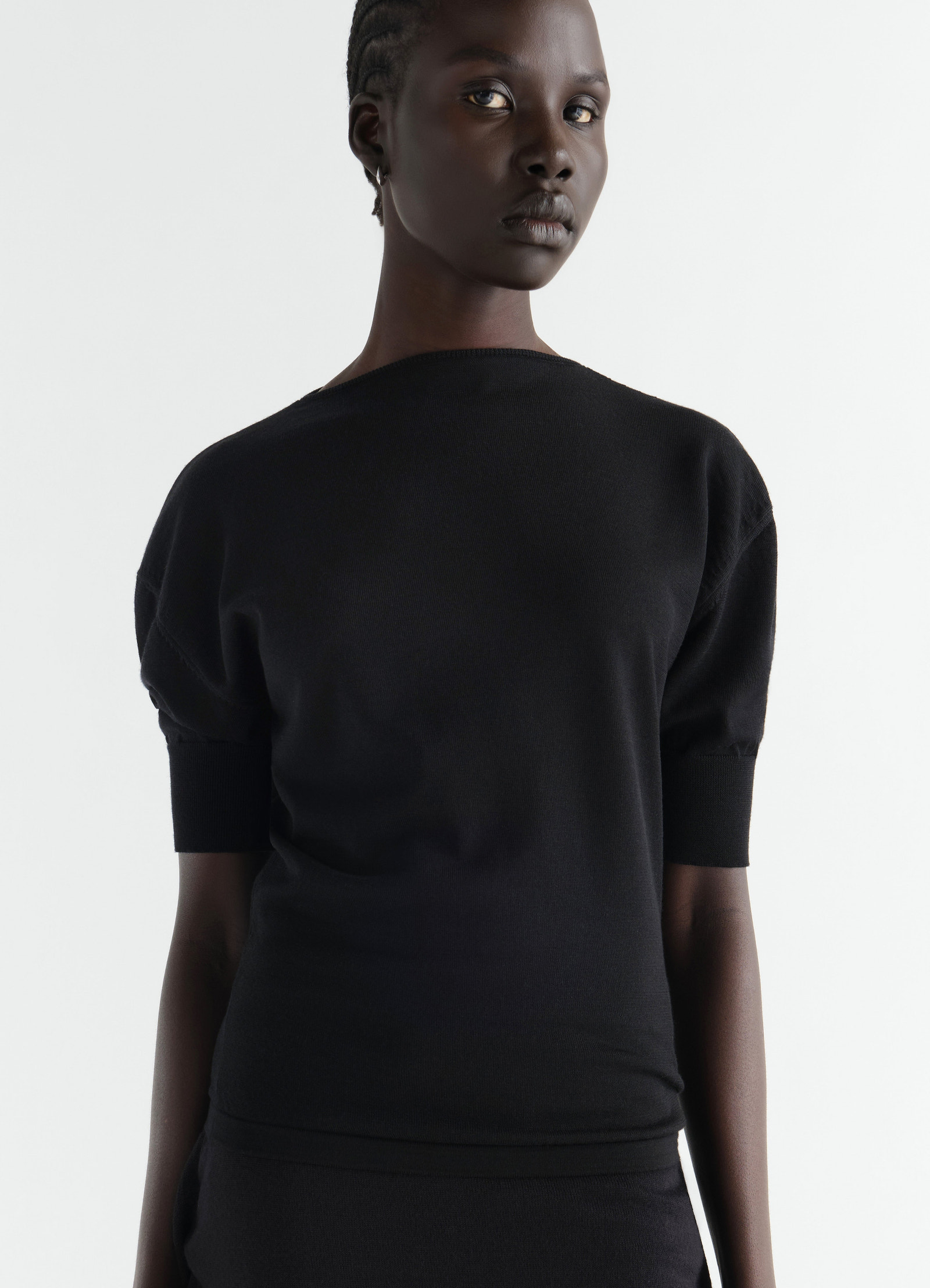Short-sleeve sweater in fine merino wool