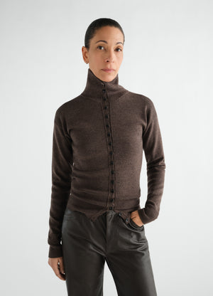 Buttoned top in fine wool