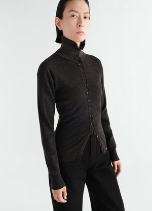 Buttoned top in fine wool