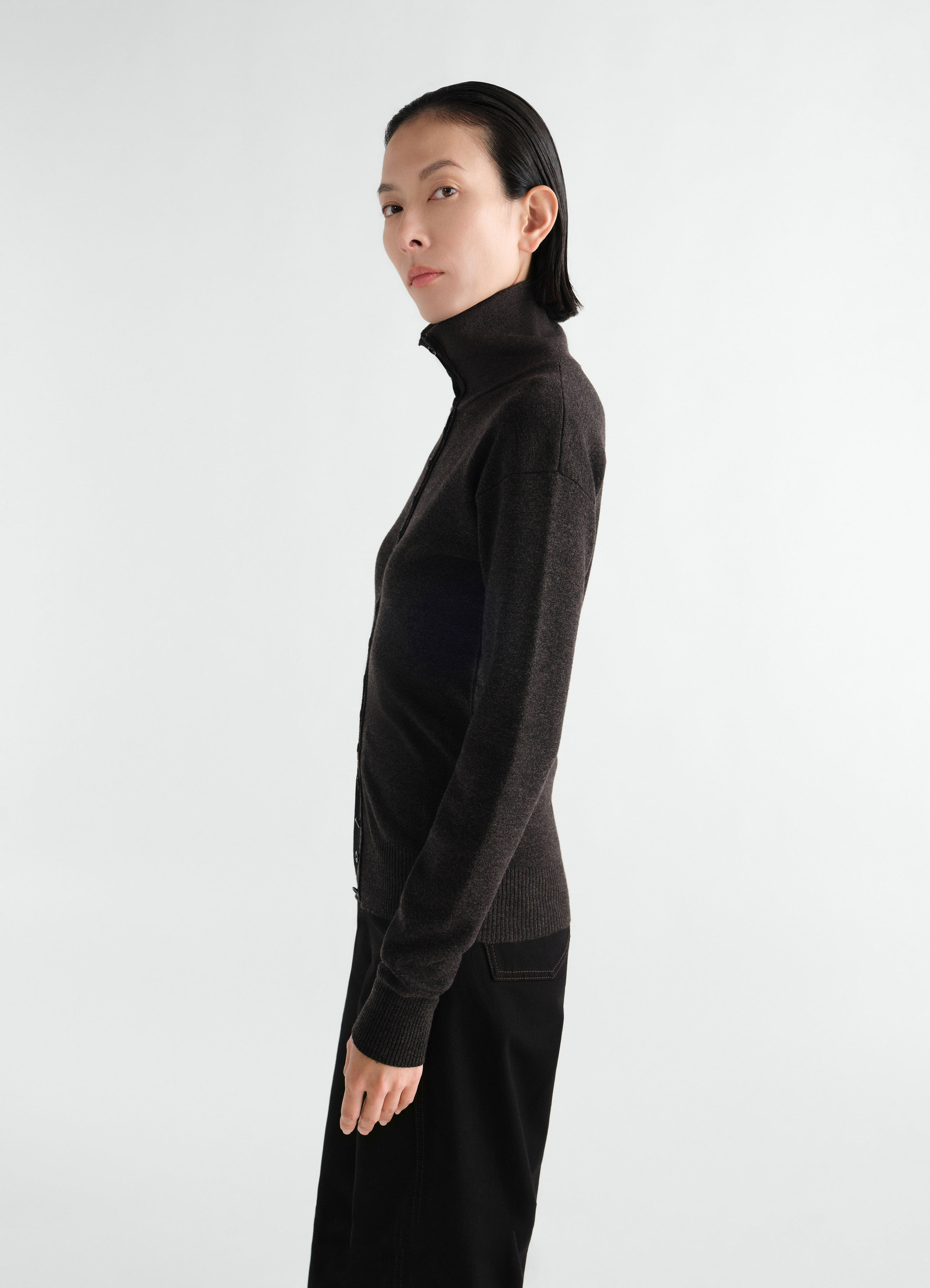 Buttoned top in fine wool