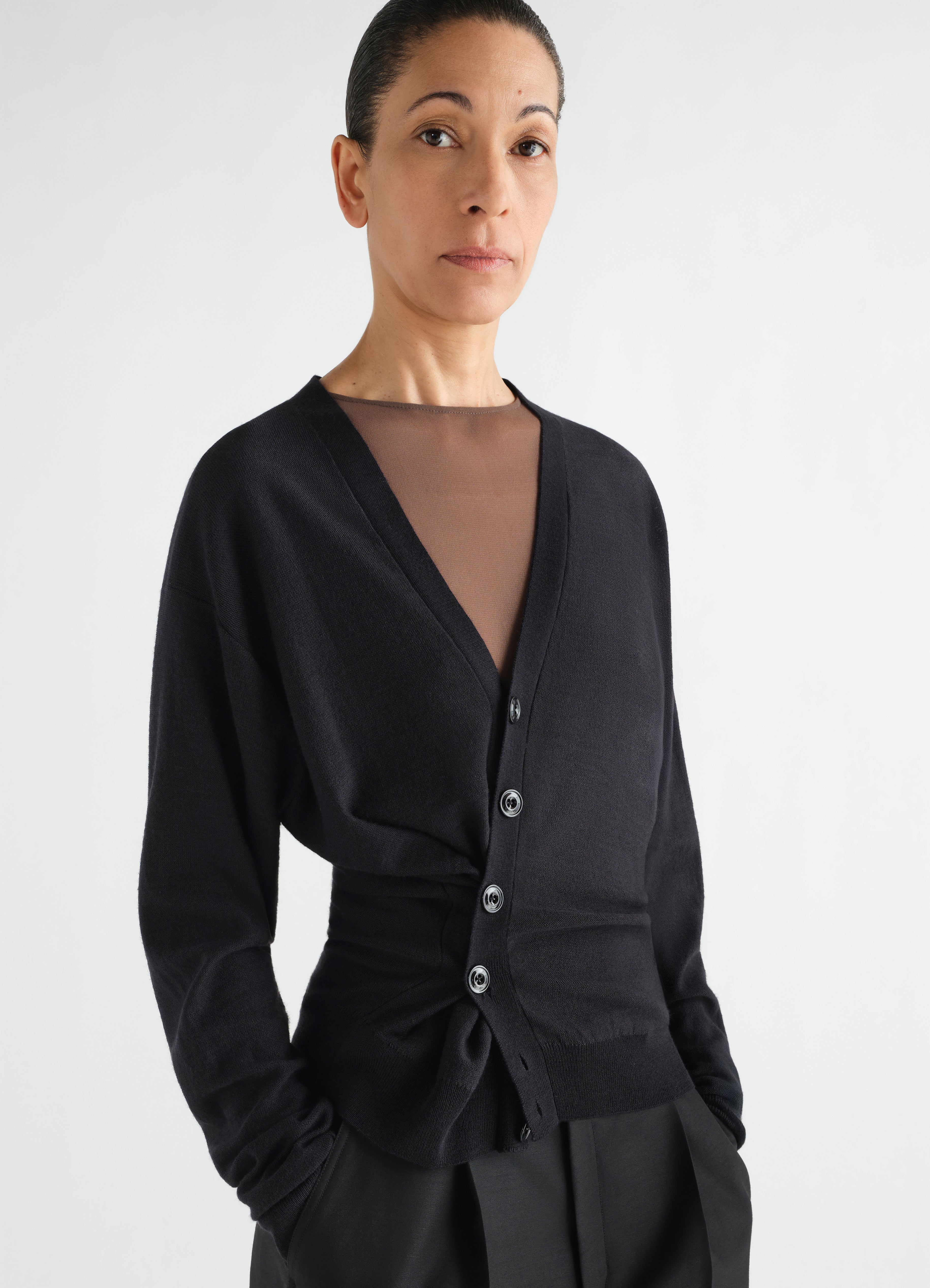 RELAXED TWISTED CARDIGAN IN MERINO BLEND - Black - Merino Blend